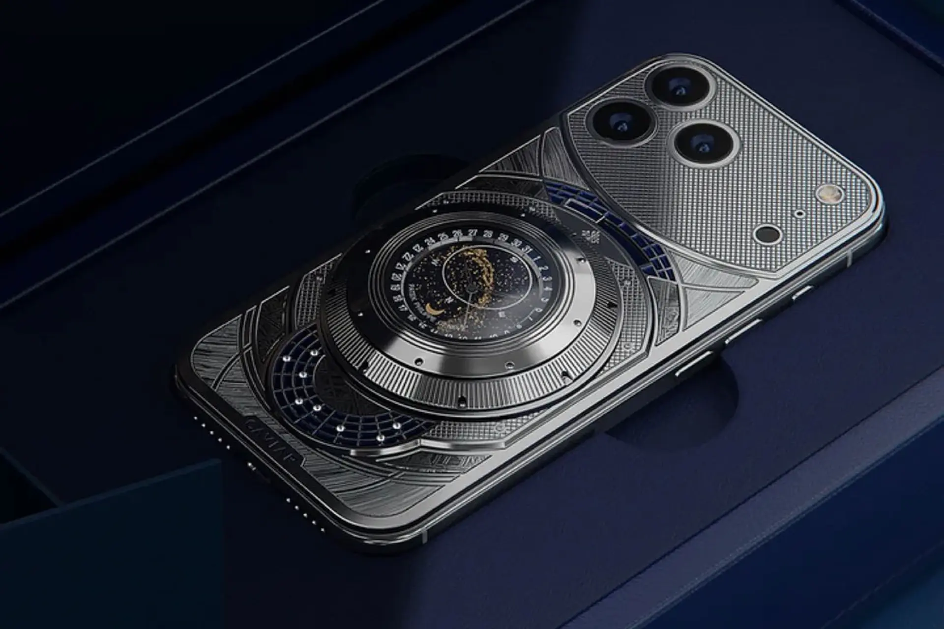 iPhone 17 Pro Max bản Masters of Time ra mắt, mặt lưng chứa cả đồng hồ Thụy Sĩ