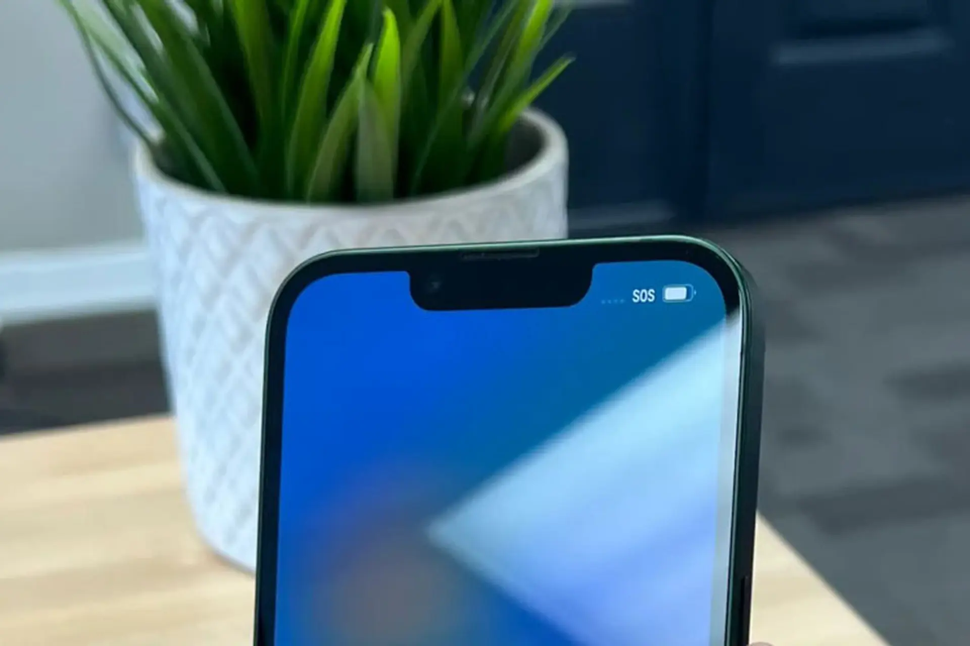 iPhone SOS là gì và có ý nghĩa gì khi thông tin nhà mạng của bạn biến mất?