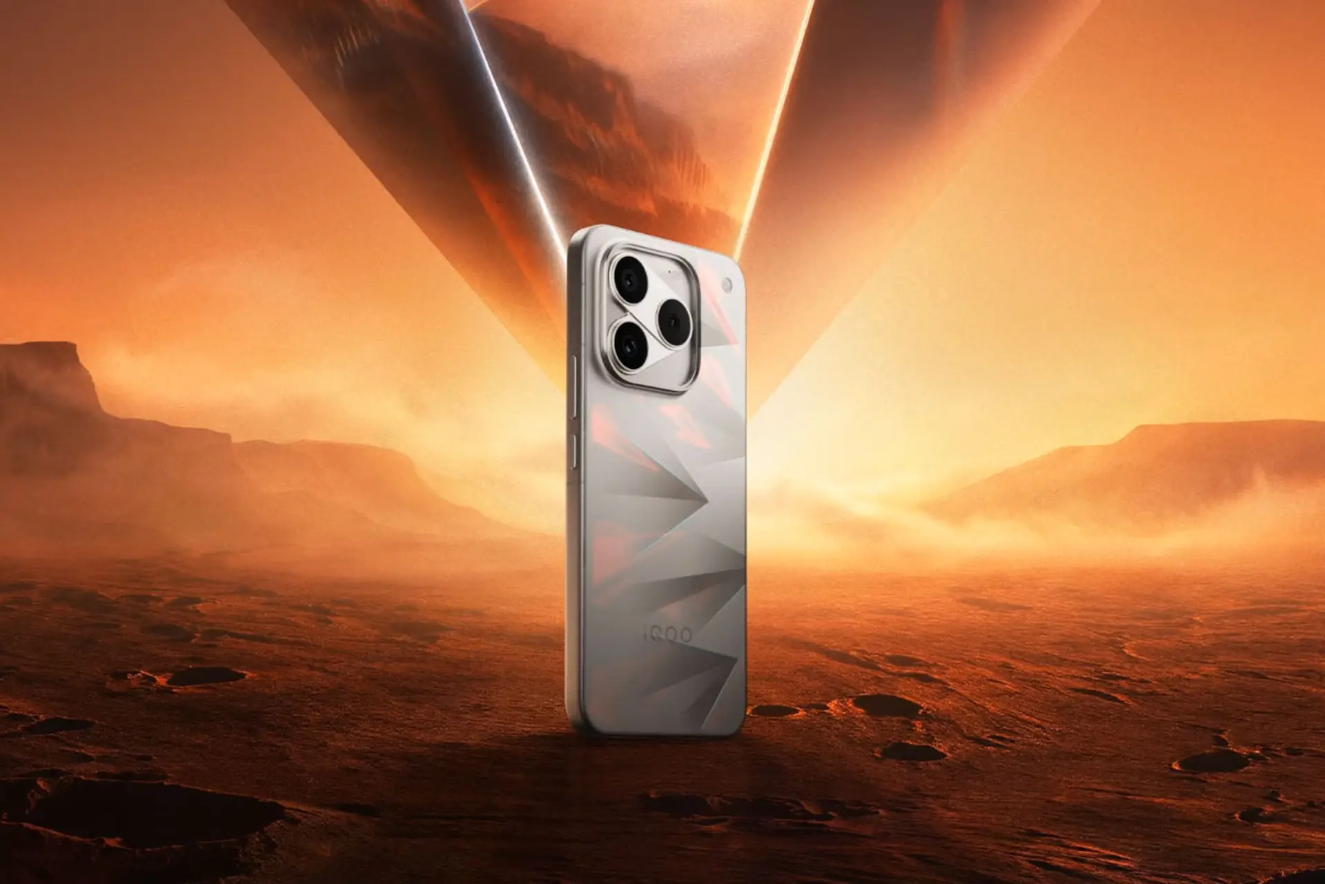 iQOO 16 ra mắt: Flagship cho game thủ với màn hình 10.000 nit, pin 8.400 mAh và tản nhiệt VC 8.500 mm²