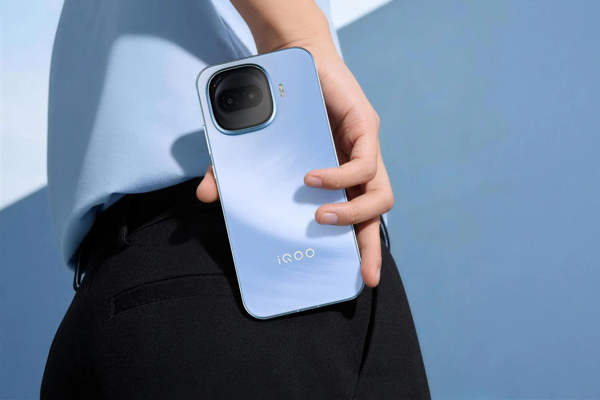 iQOO Z11 Turbo xuất hiện thêm teaser, ngoại hình nổi bật, hiệu năng mạnh