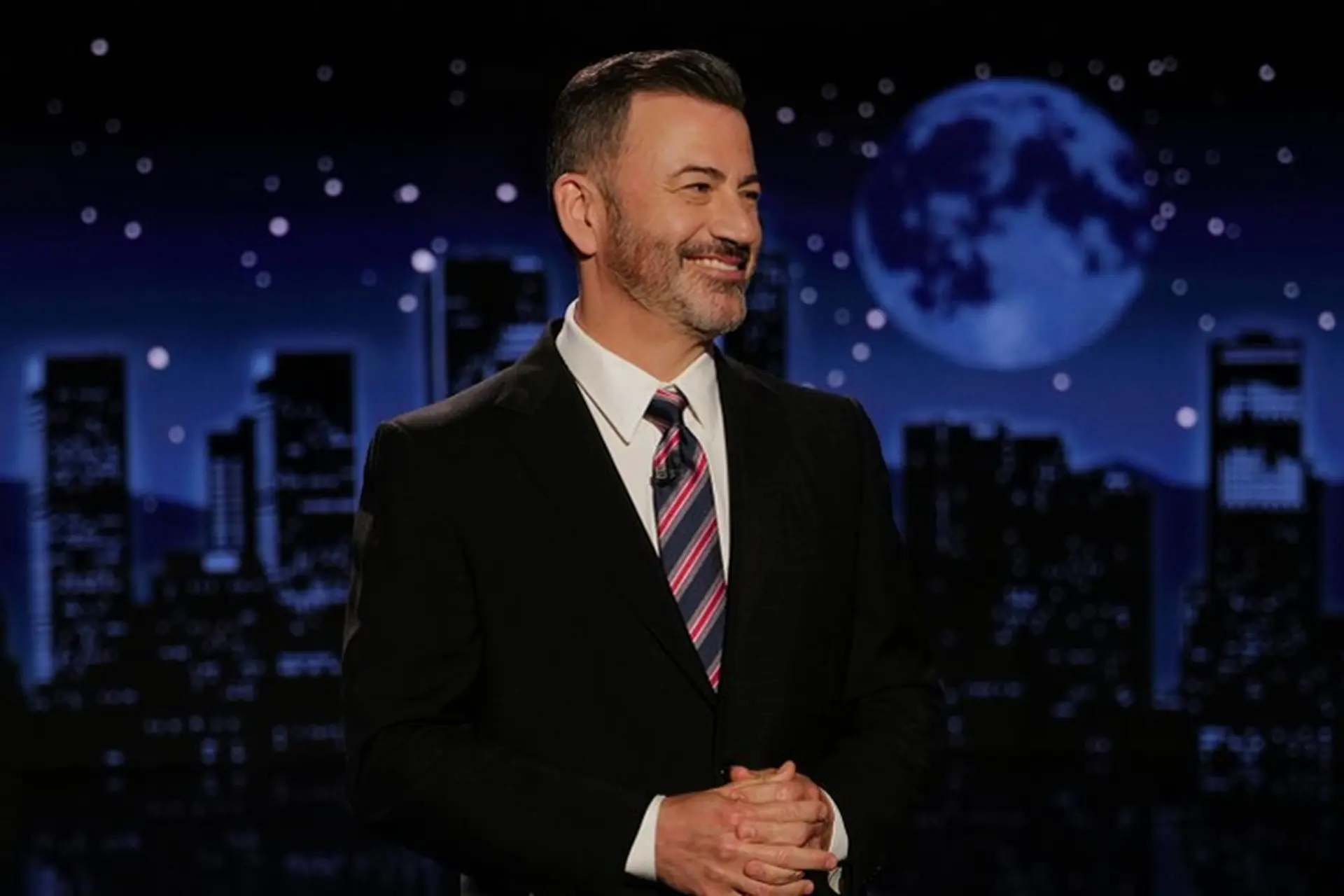 Jimmy Kimmel trở lại sóng truyền hình sau khi bị đình chỉ