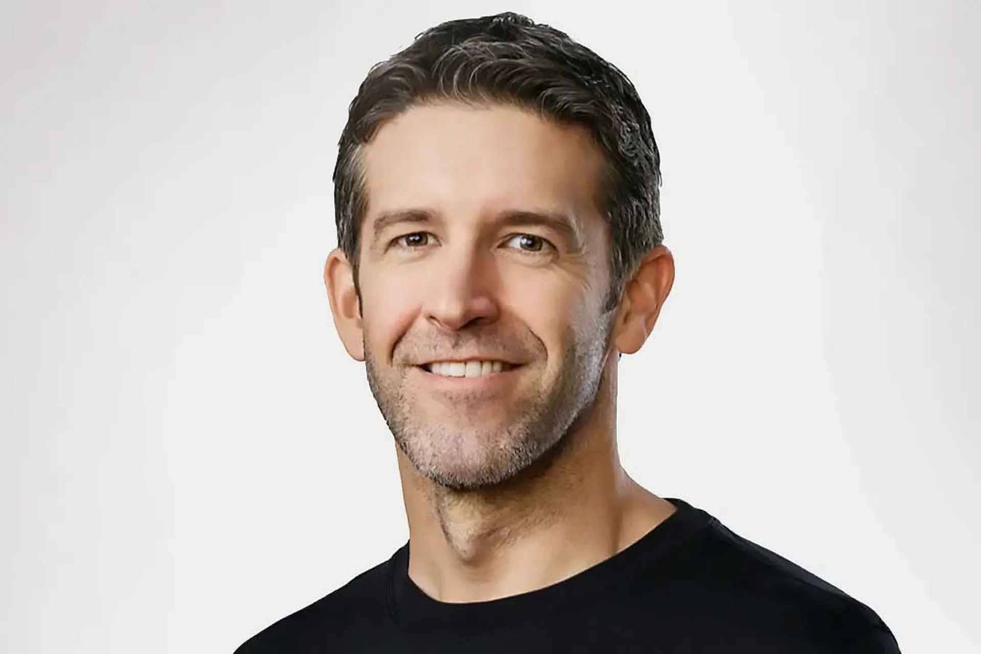 John Ternus là ai khi được chọn kế nhiệm Tim Cook làm CEO Apple