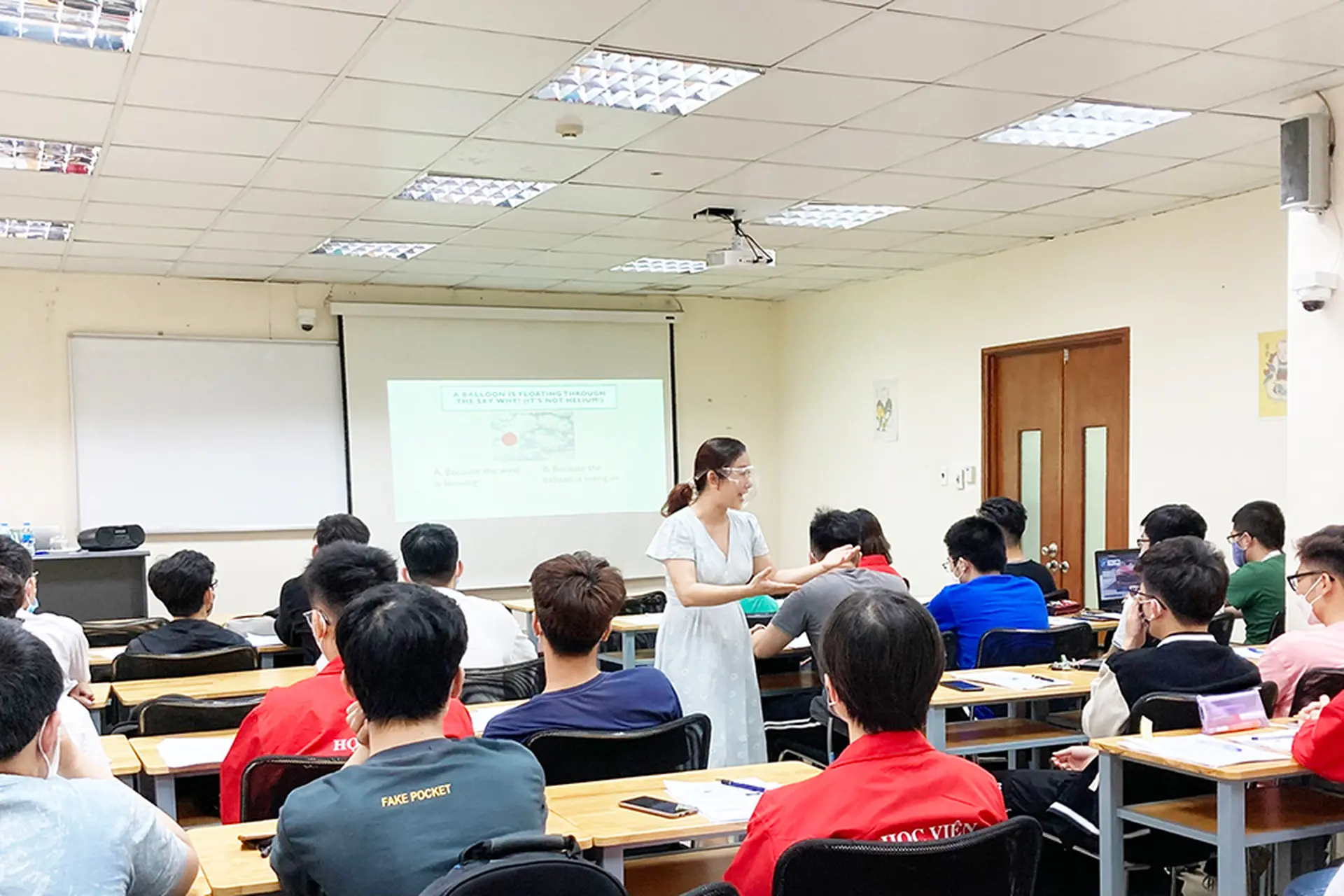 Top khóa học kỹ năng mềm cho sinh viên giúp nâng cao giao tiếp, làm việc nhóm và lãnh đạo