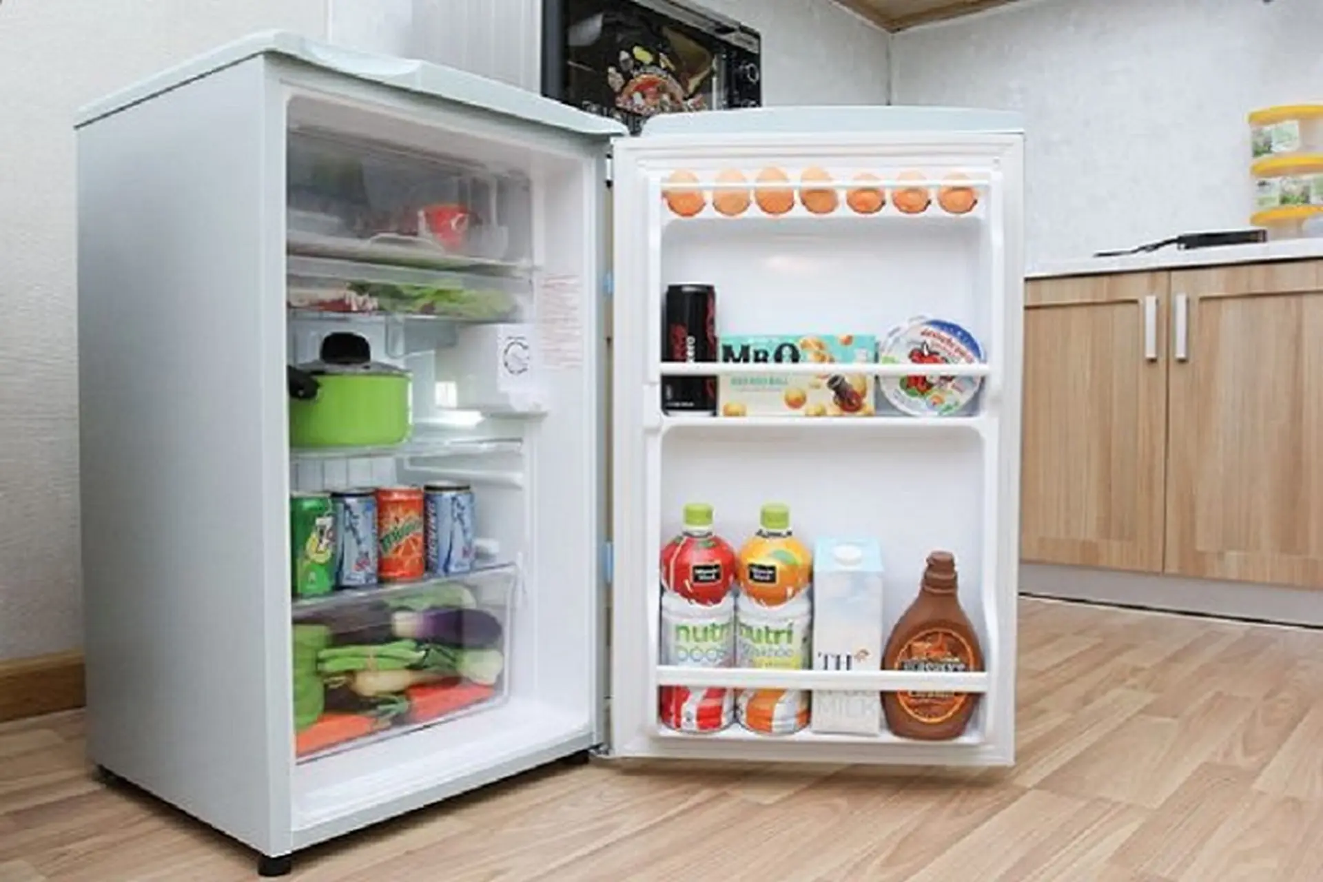 Giải đáp: Kích thước tủ lạnh 100 lít là bao nhiêu? Phù hợp với không gian nào?