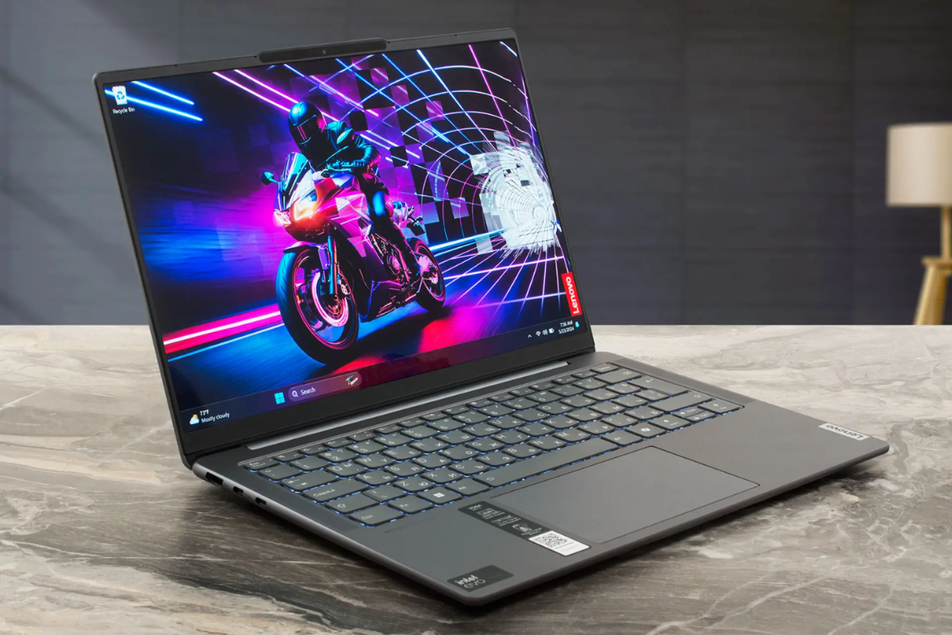 Kinh nghiệm chọn mua laptop mỏng nhẹ phù hợp nhu cầu trong năm 2026: 7 tiêu chí không nên bỏ qua trước khi xuống tiền