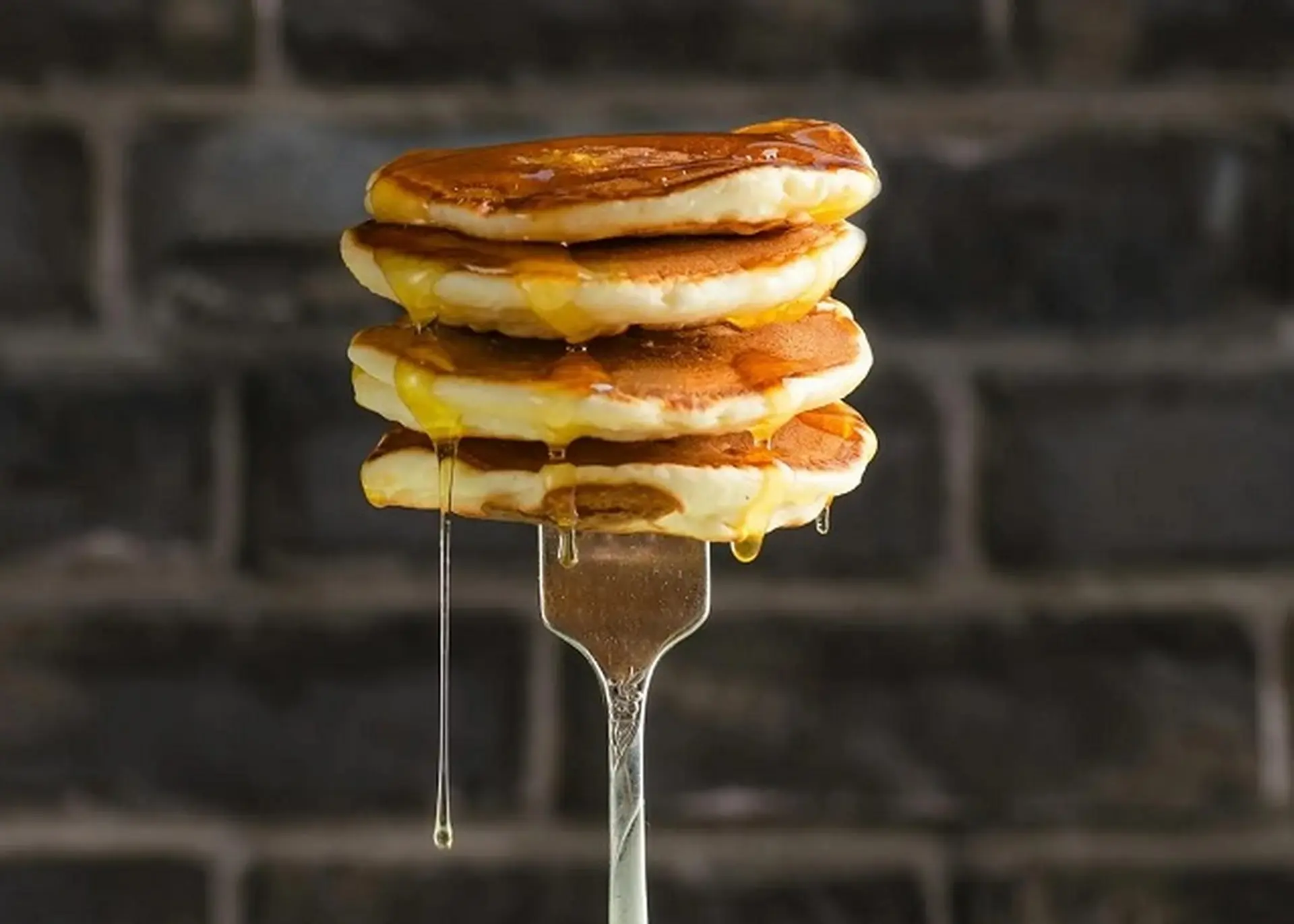 Hướng dẫn cách làm bánh pancake bằng chảo chống dính đơn giản, siêu ngon ngay tại nhà