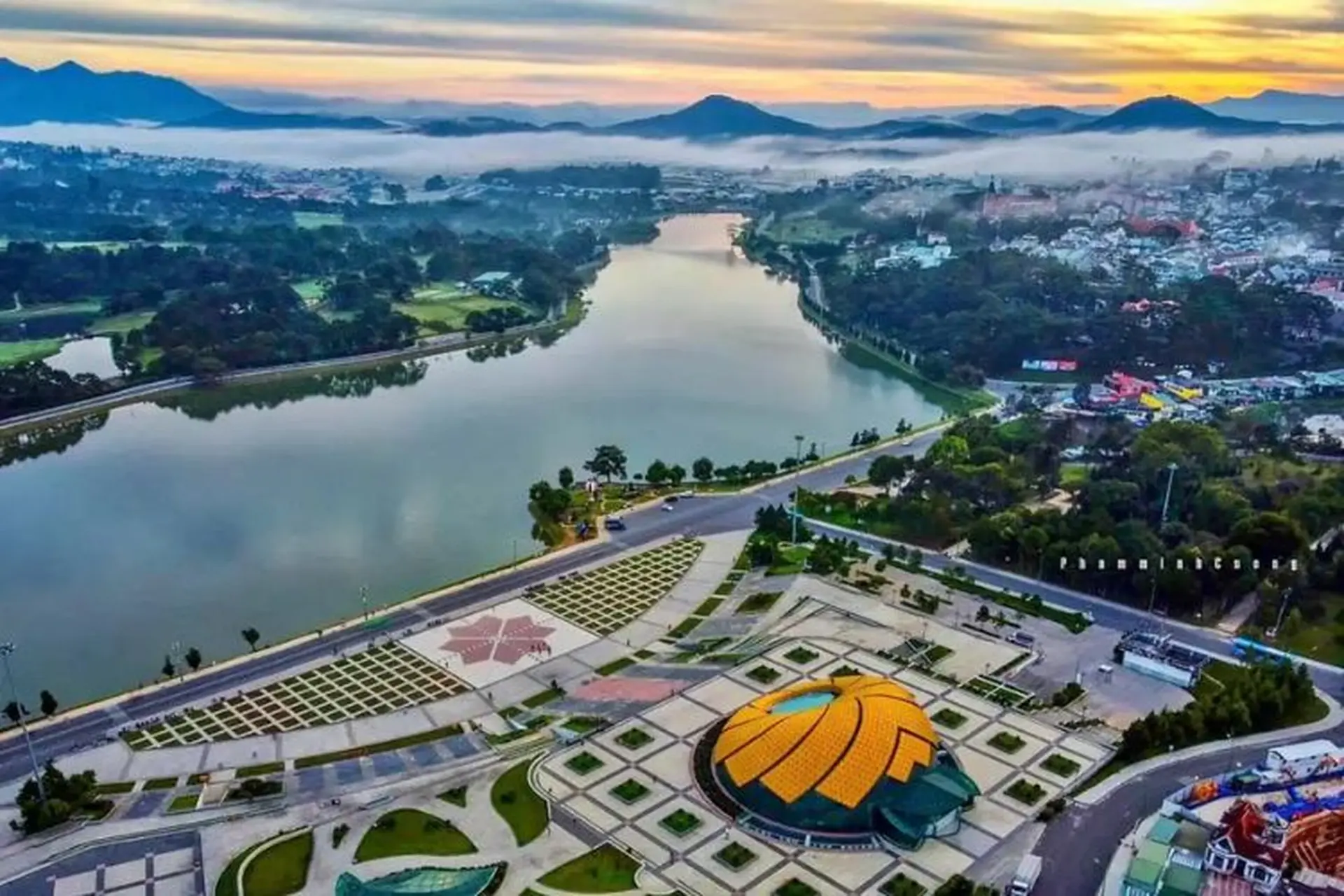 Lâm Đồng thuộc miền nào? Khám phá xứ sở sương mù với khí hậu mát lạnh quanh năm