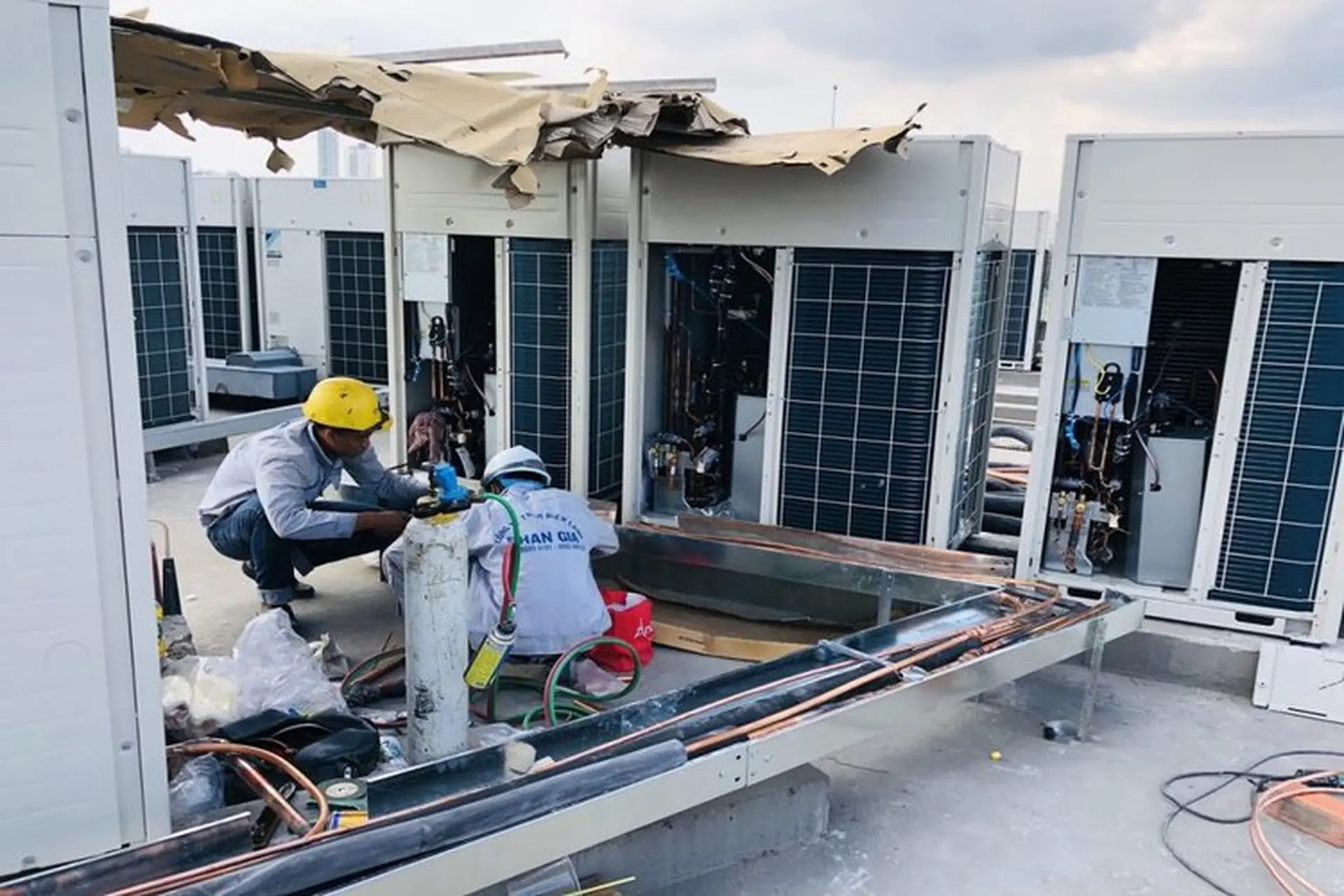 Lắp đặt điều hòa trung tâm VRV: Những điều cần lưu ý khi thực hiện để đảm bảo an toàn và hiệu quả