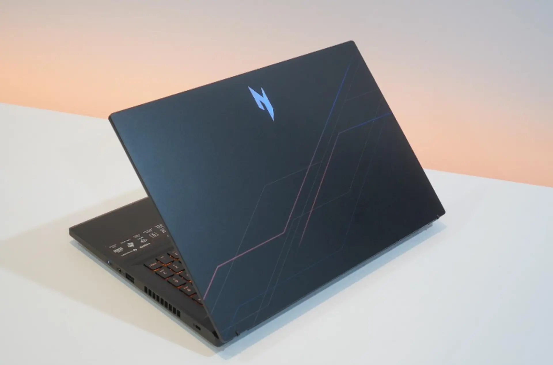 Từ giảng đường đến đồ án tốt nghiệp: Laptop cần thay đổi như thế nào qua 4 năm đại học?