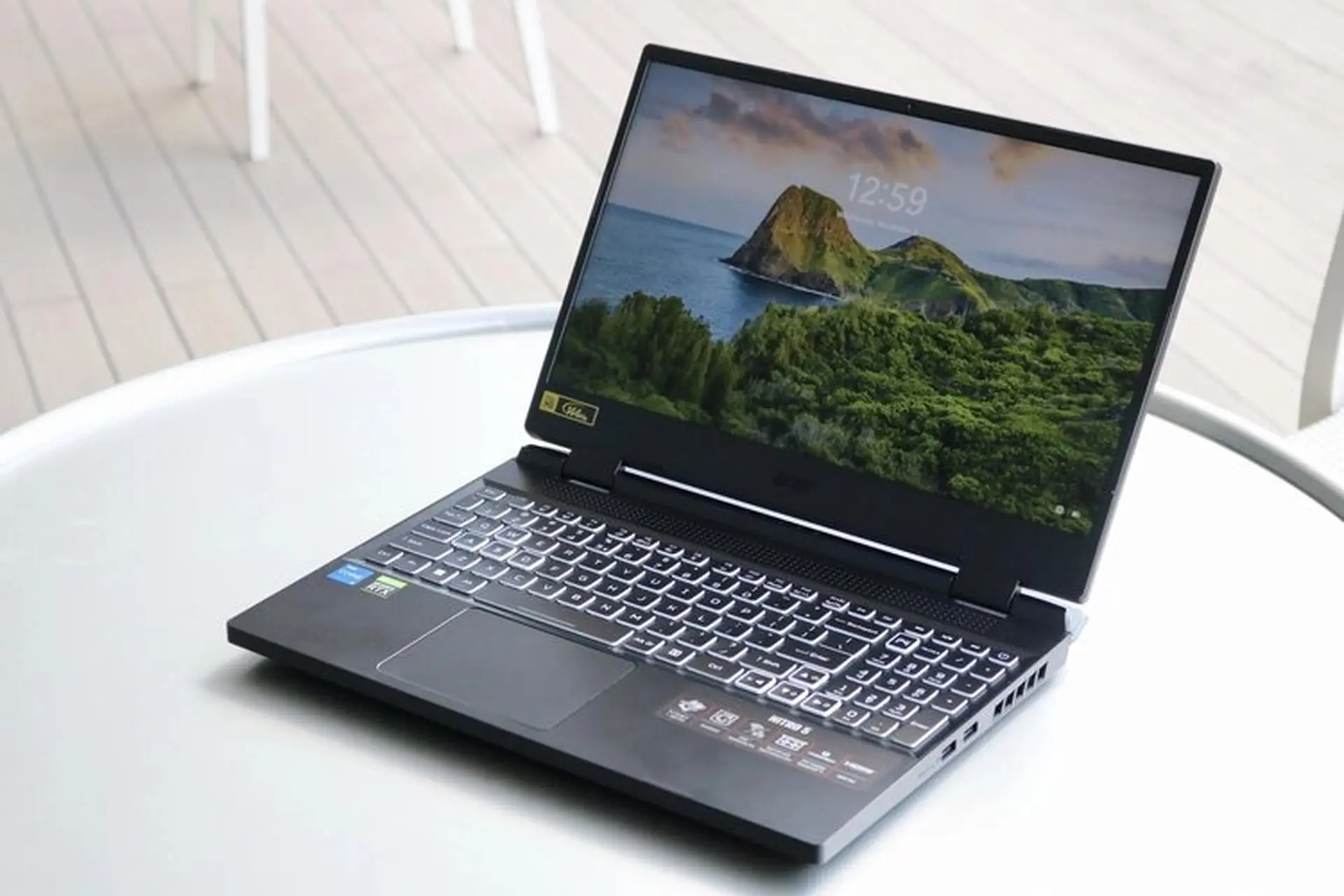 Gợi ý các mẫu laptop dưới 23 triệu 2025 tốt nhất hiện nay, thiết kế đẹp, hiệu năng khủng đáng đầu tư
