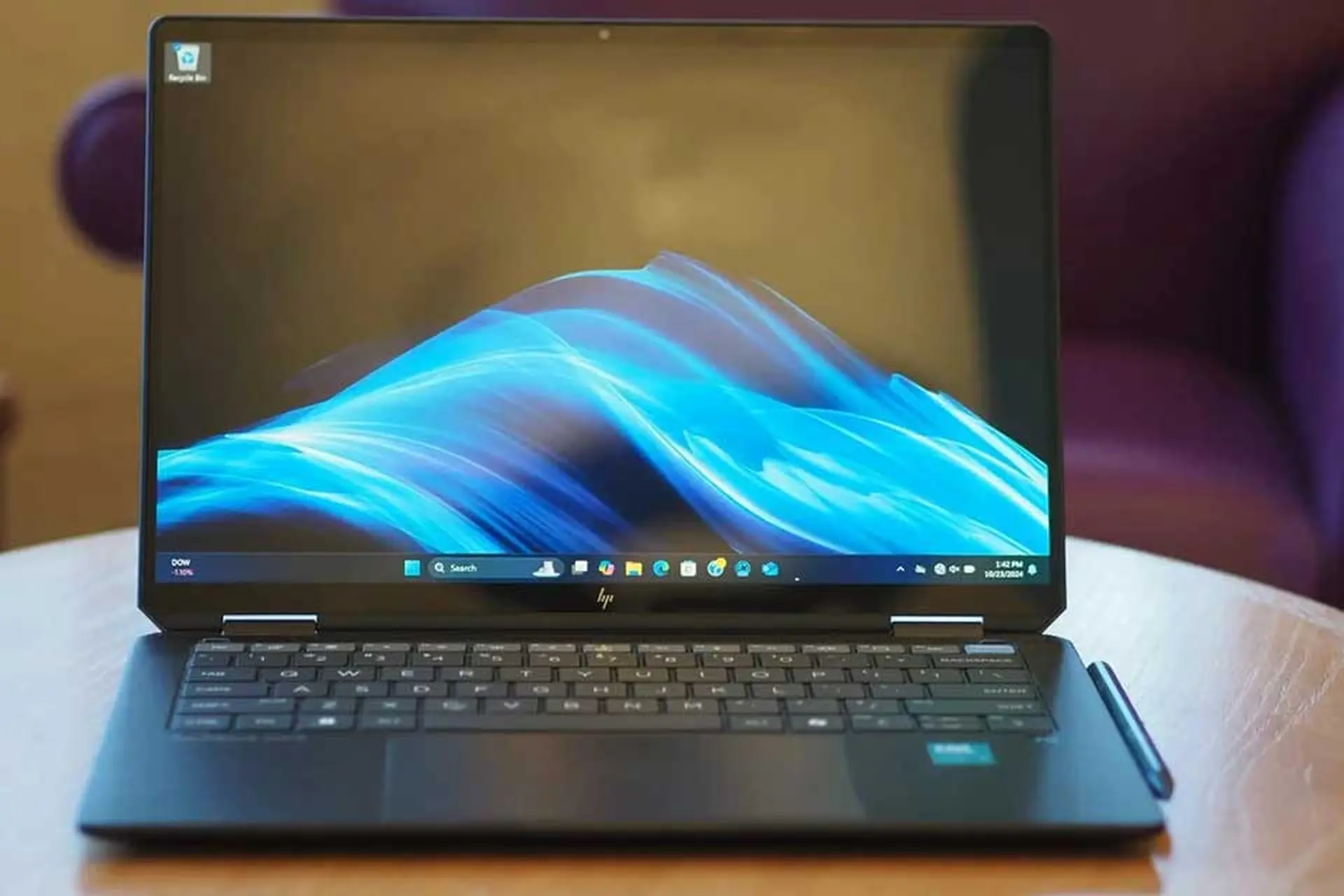 Tìm mua laptop gập 360 màn hình cảm ứng đáng mua nhất 2026 để học tập, làm việc và sáng tạo