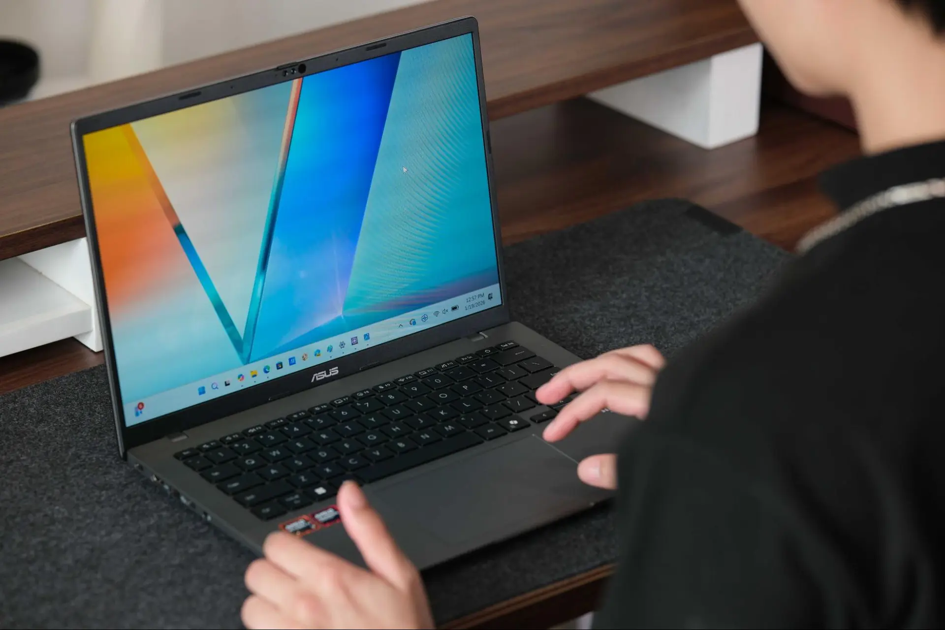 Top 5 laptop sinh viên 14 inch 2026 gọn nhẹ, dễ mang đi học