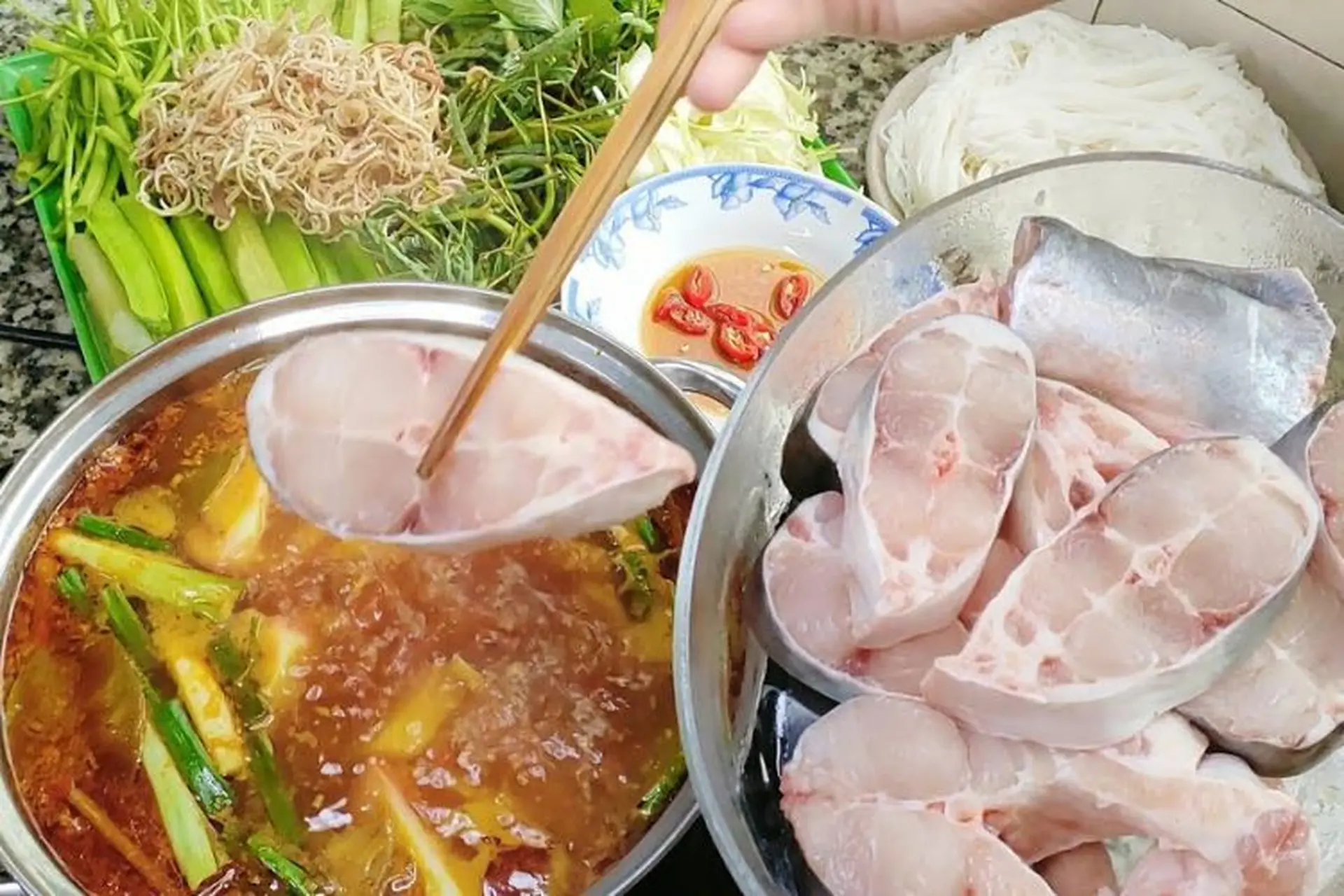 Hướng dẫn cách nấu lẩu cá basa - món ngon dân dã, dễ thực hiện, ấm bụng cho cả gia đình