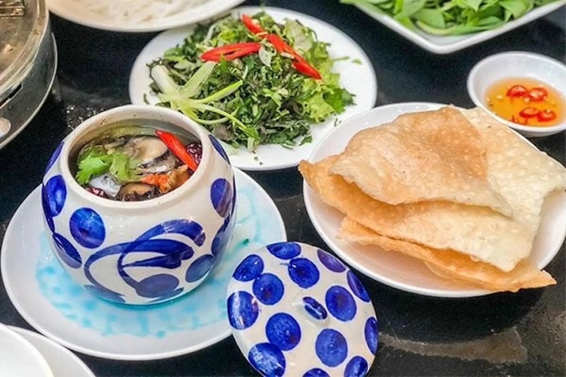 Lẩu mắt cá ngừ đại dương thuốc bắc – Sự kết hợp độc đáo giữa ẩm thực biển và tinh hoa Đông y