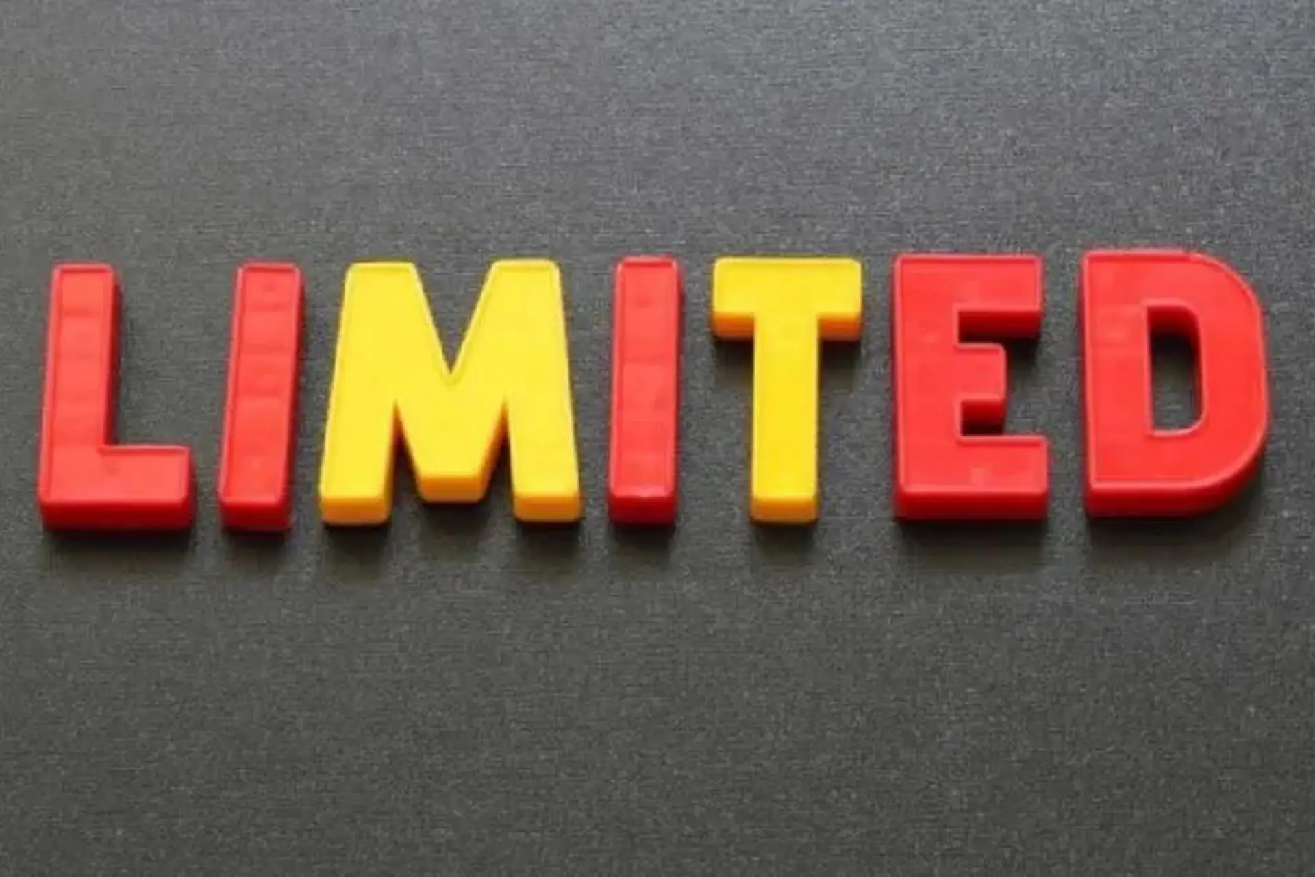 Limited là gì trong thời trang và marketing? Ý nghĩa và ứng dụng rộng rãi trong đời sống