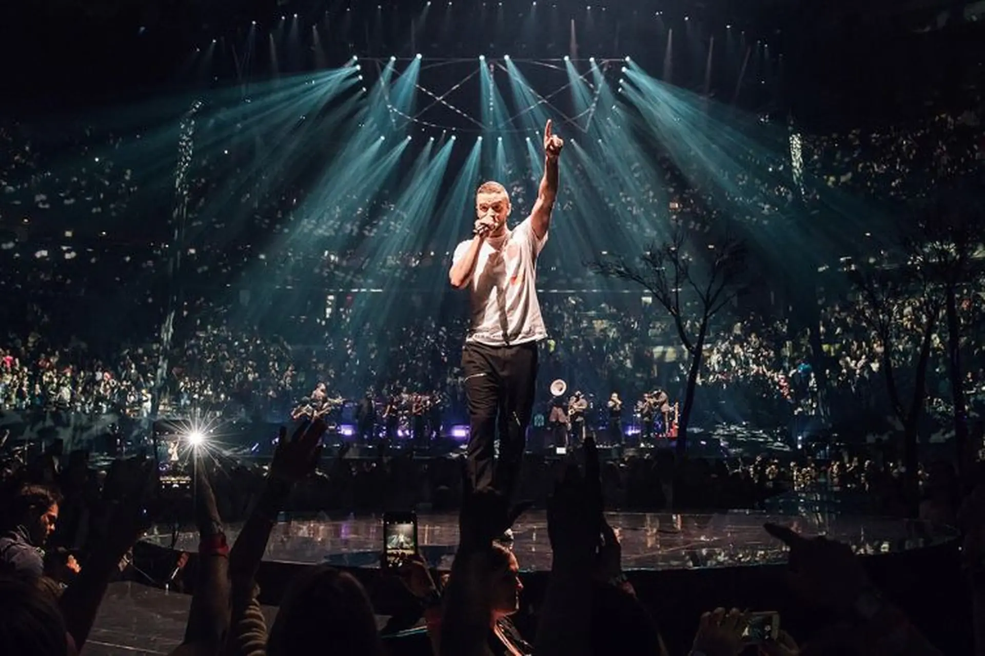 Liveshow là gì? Tìm hiểu các loại hình liveshow phổ biến và các yếu tố tạo nên liveshow thành công