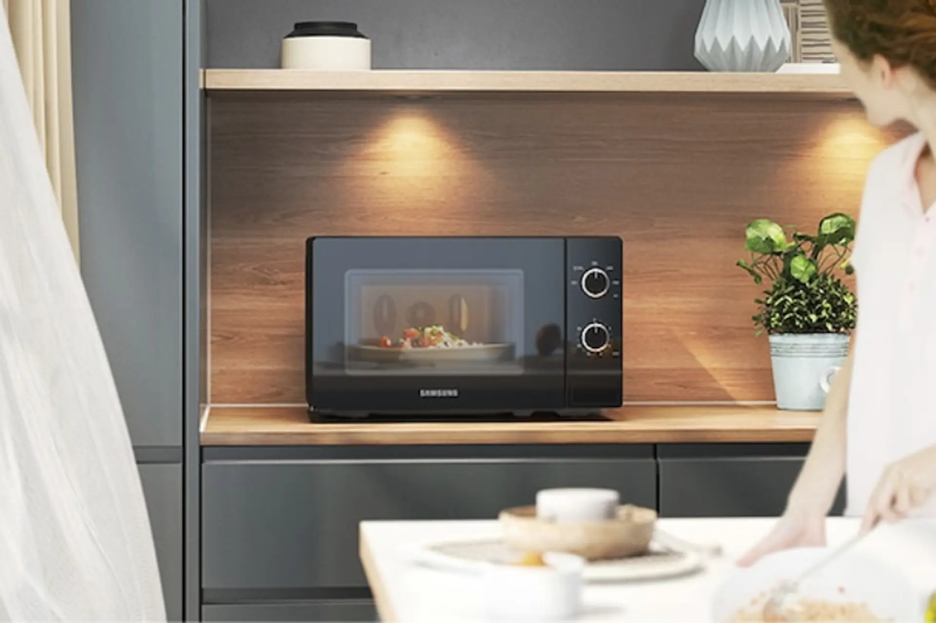 Top 6 lò vi sóng nhỏ gọn tốt nhất 2025: Tiện lợi, tiết kiệm không gian và đa năng