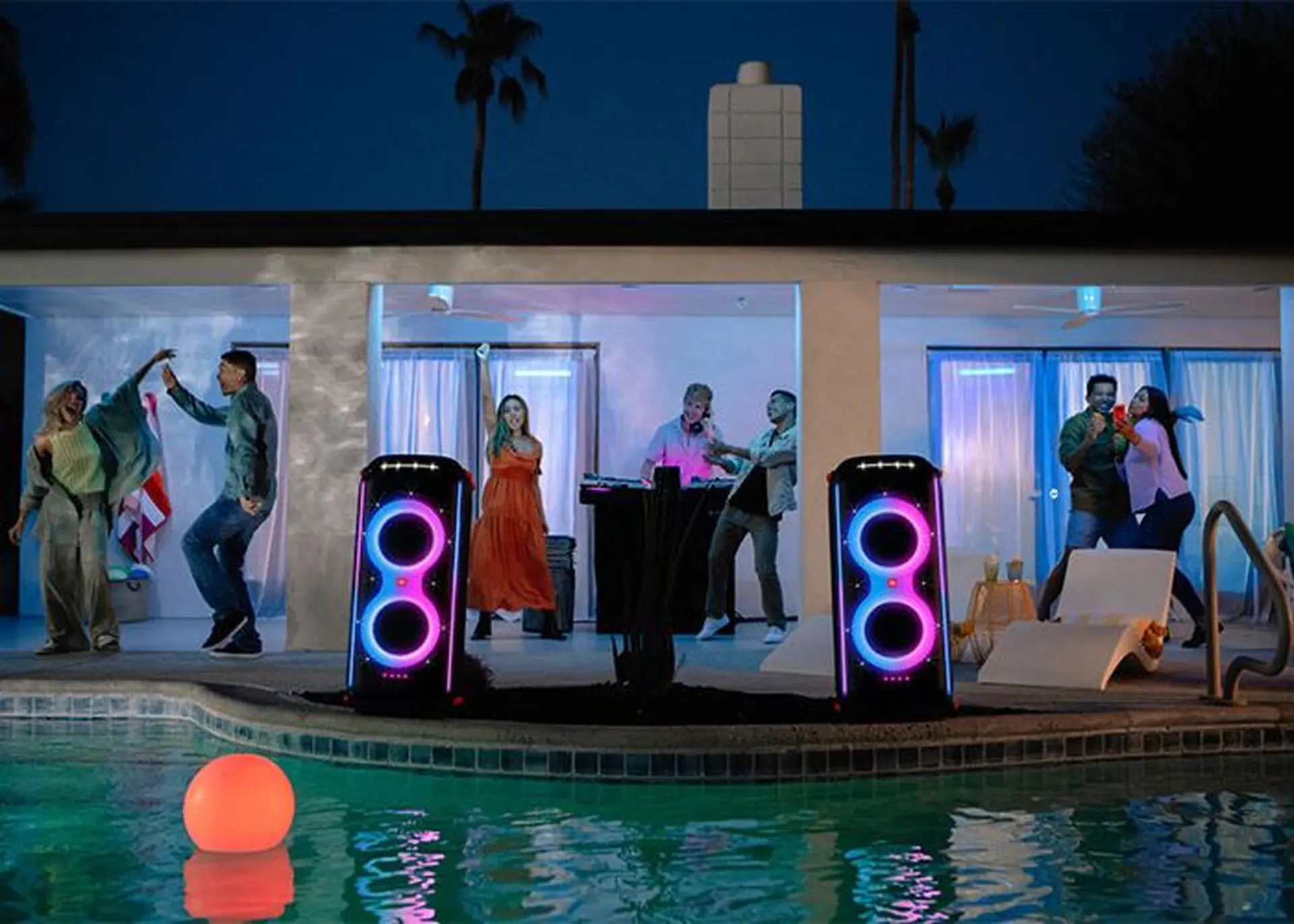 Cập nhật ngay những mẫu loa Bluetooth giảm giá Tết Dương lịch 2025 cực hot tại FPT Shop