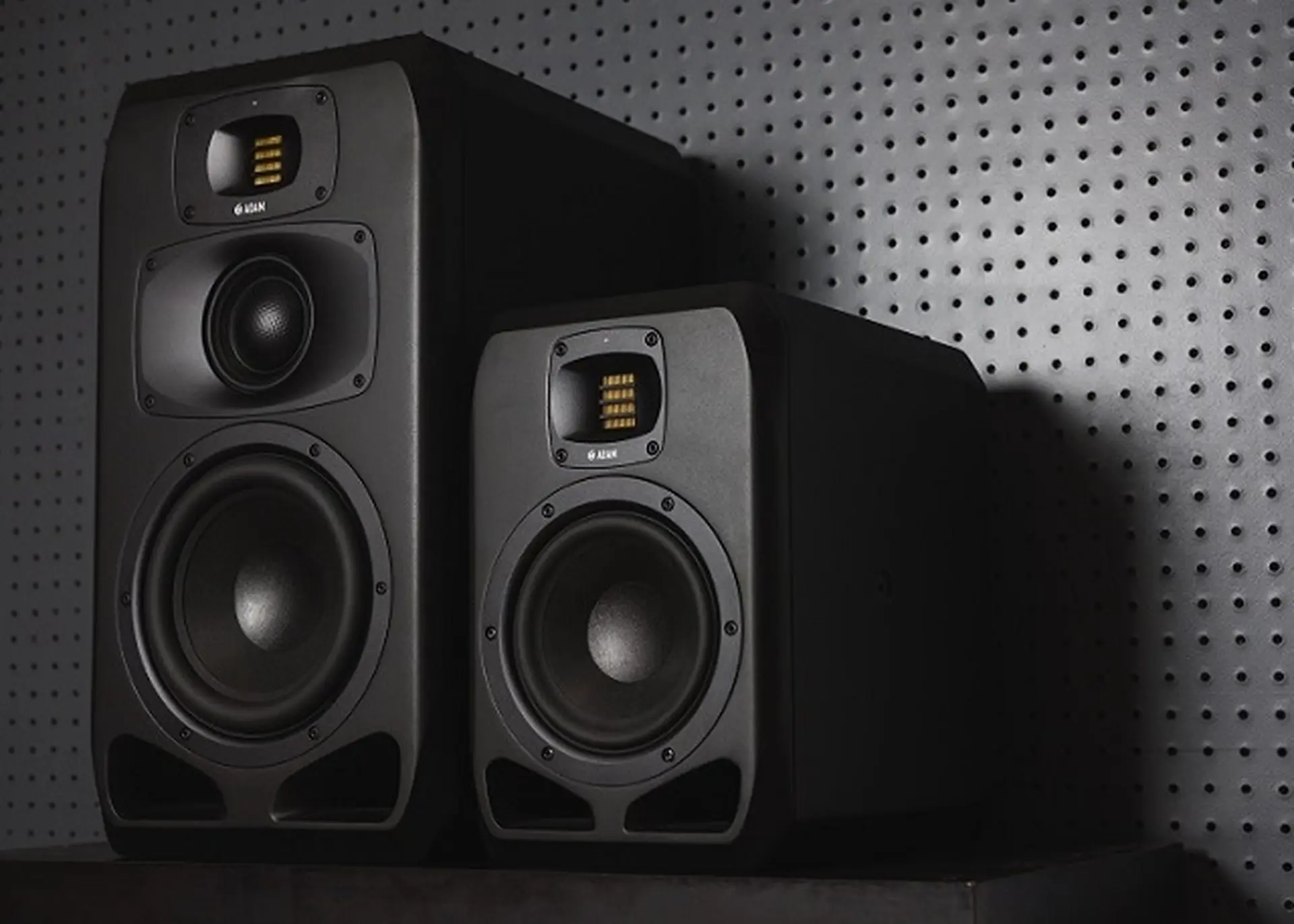 Loa monitor là gì? Cấu tạo và những thông tin quan trọng cần biết về loa monitor