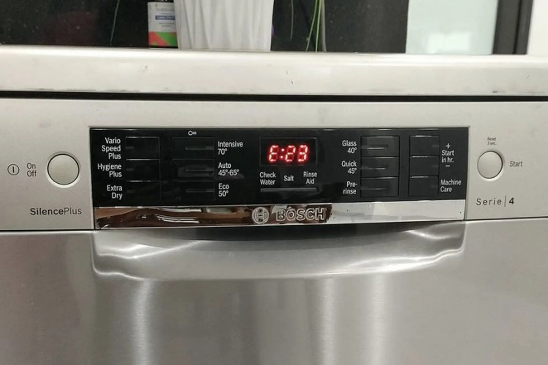 Tìm hiểu lỗi E23 máy rửa bát Bosch. Nguyên nhân của lỗi này là gì và làm sao khắc phục?