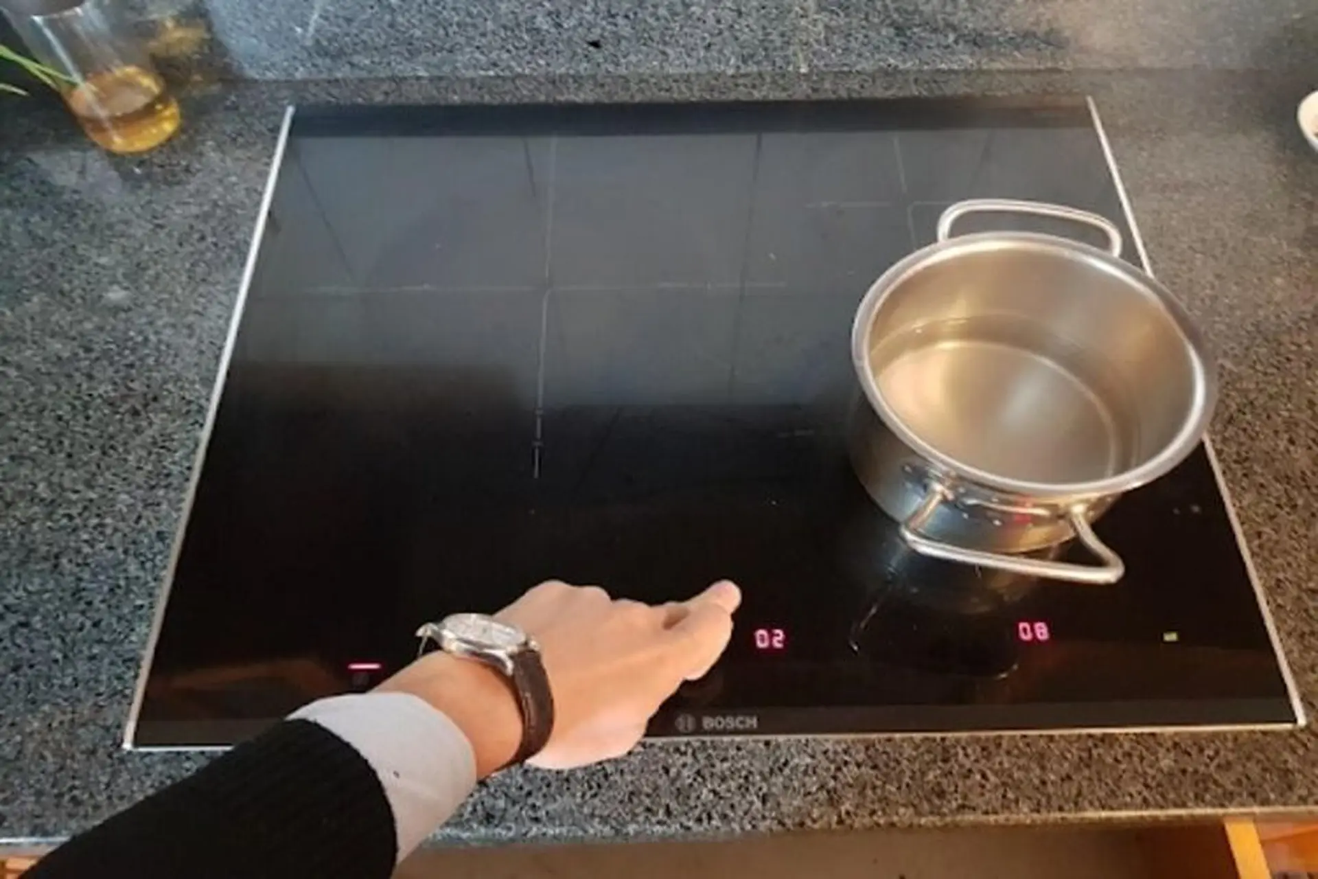 Lỗi E bếp từ: Tìm hiểu nguyên nhân và cách xử lý an toàn, nhanh gọn ngay tại nhà