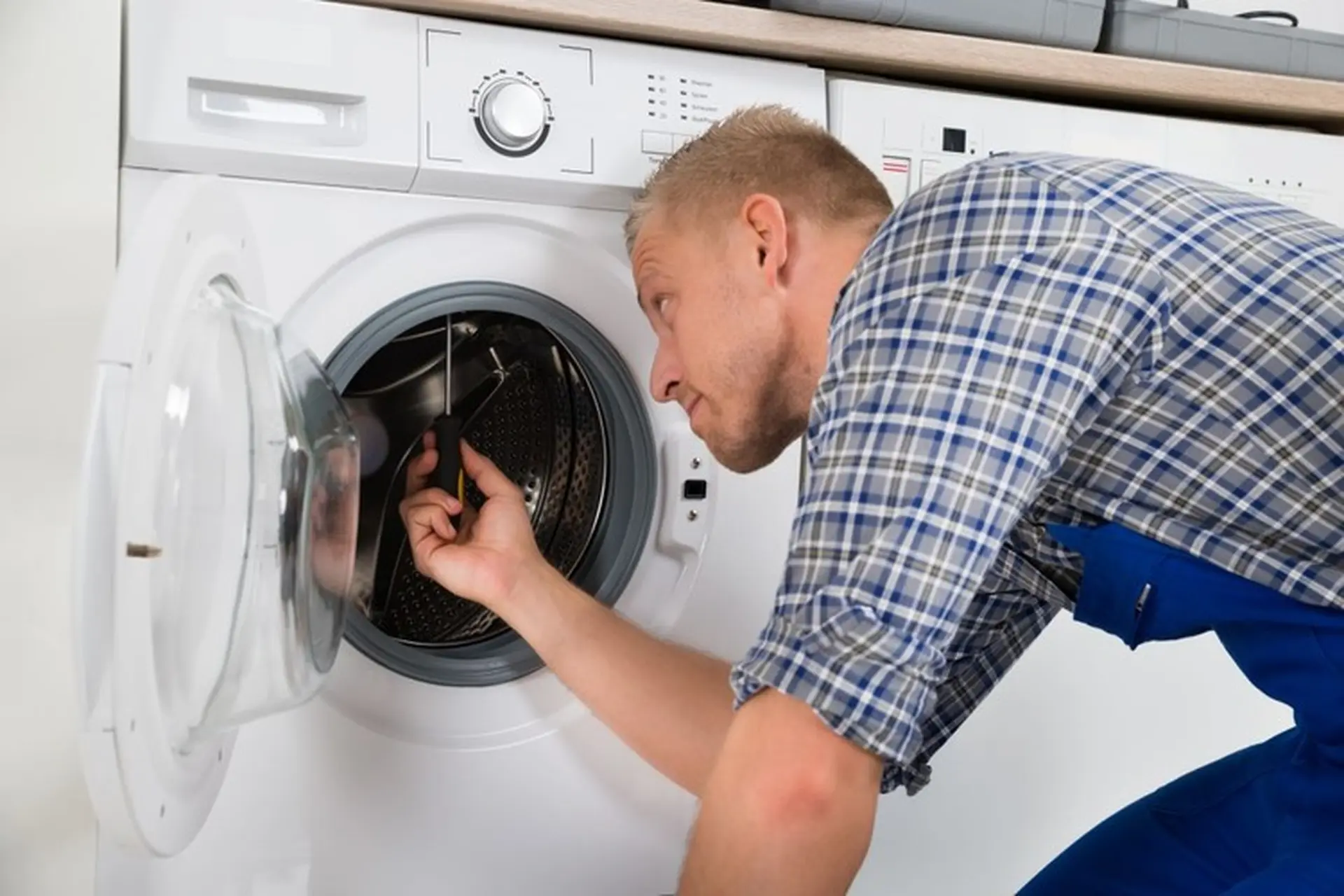 Lỗi F02 máy giặt Hitachi có nguy hiểm không? Nguyên nhân và cách khắc phục đơn giản