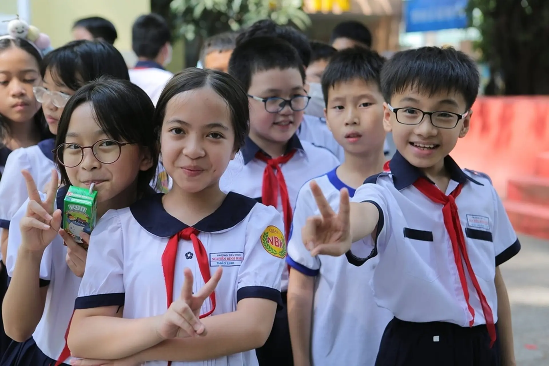 Lớp 1 mấy tuổi và quy định tuyển sinh tiểu học mới nhất dành cho phụ huynh có con chuẩn bị vào lớp 1