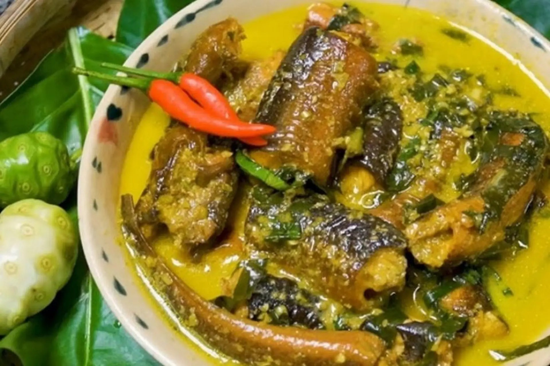 Chế biến lươn um lá cách - đặc sản miền Tây thơm ngon, lạ miệng chiêu đãi cả nhà