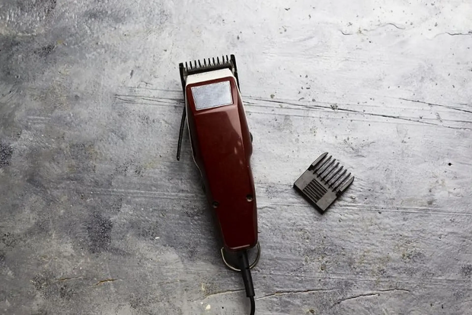 Hướng dẫn chi tiết cách mài lưỡi tông đơ sắc bén như mới tại nhà và lưu ý khi thực hiện