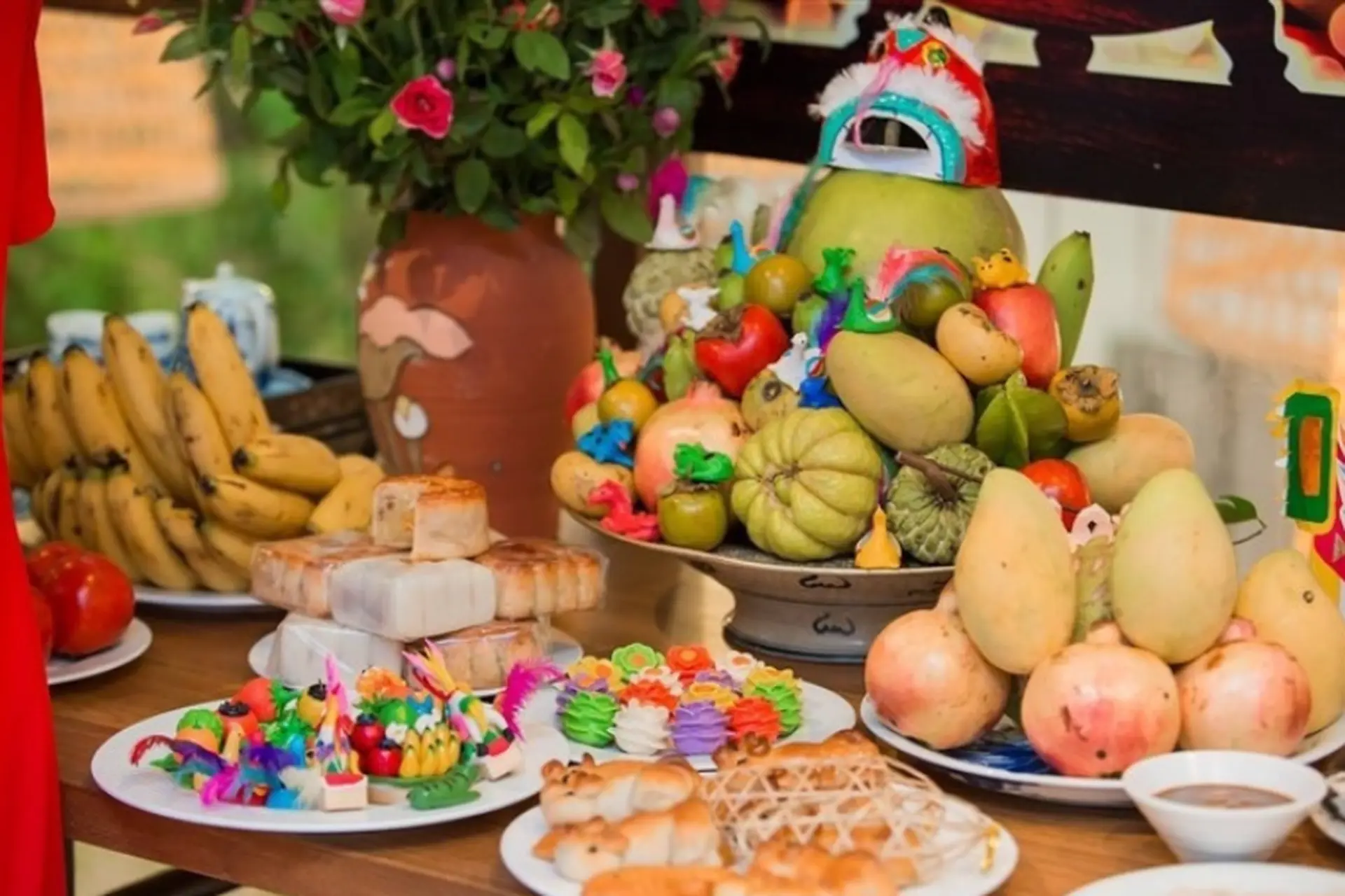 Mâm cỗ Trung Thu gồm có những gì? Tìm hiểu ý nghĩa và bí quyết để chuẩn bị mâm cỗ đẹp mắt