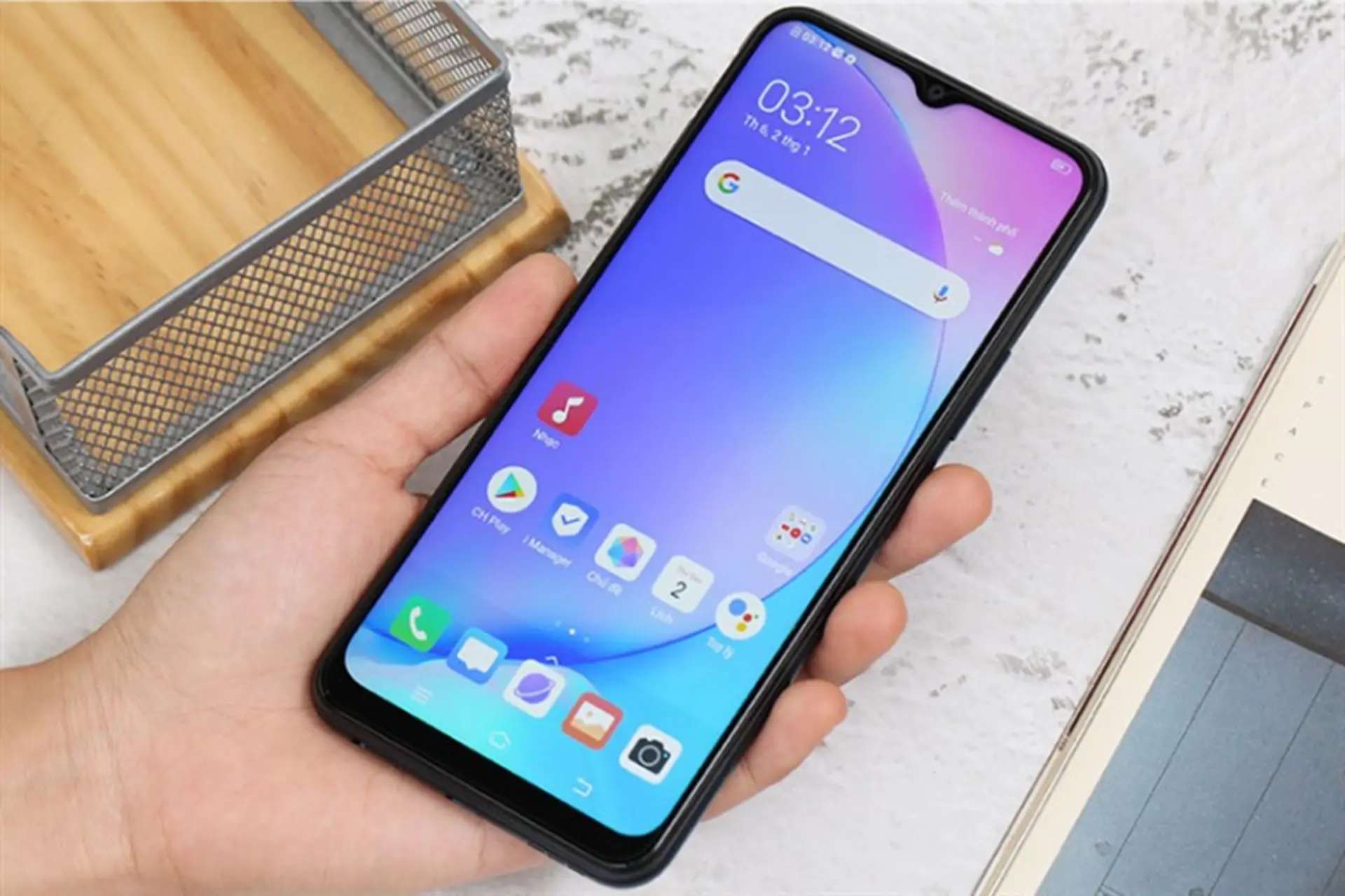 Màn hình Dot Drop là gì? Tìm hiểu thiết kế giọt nước tinh tế trên smartphone hiện đại  