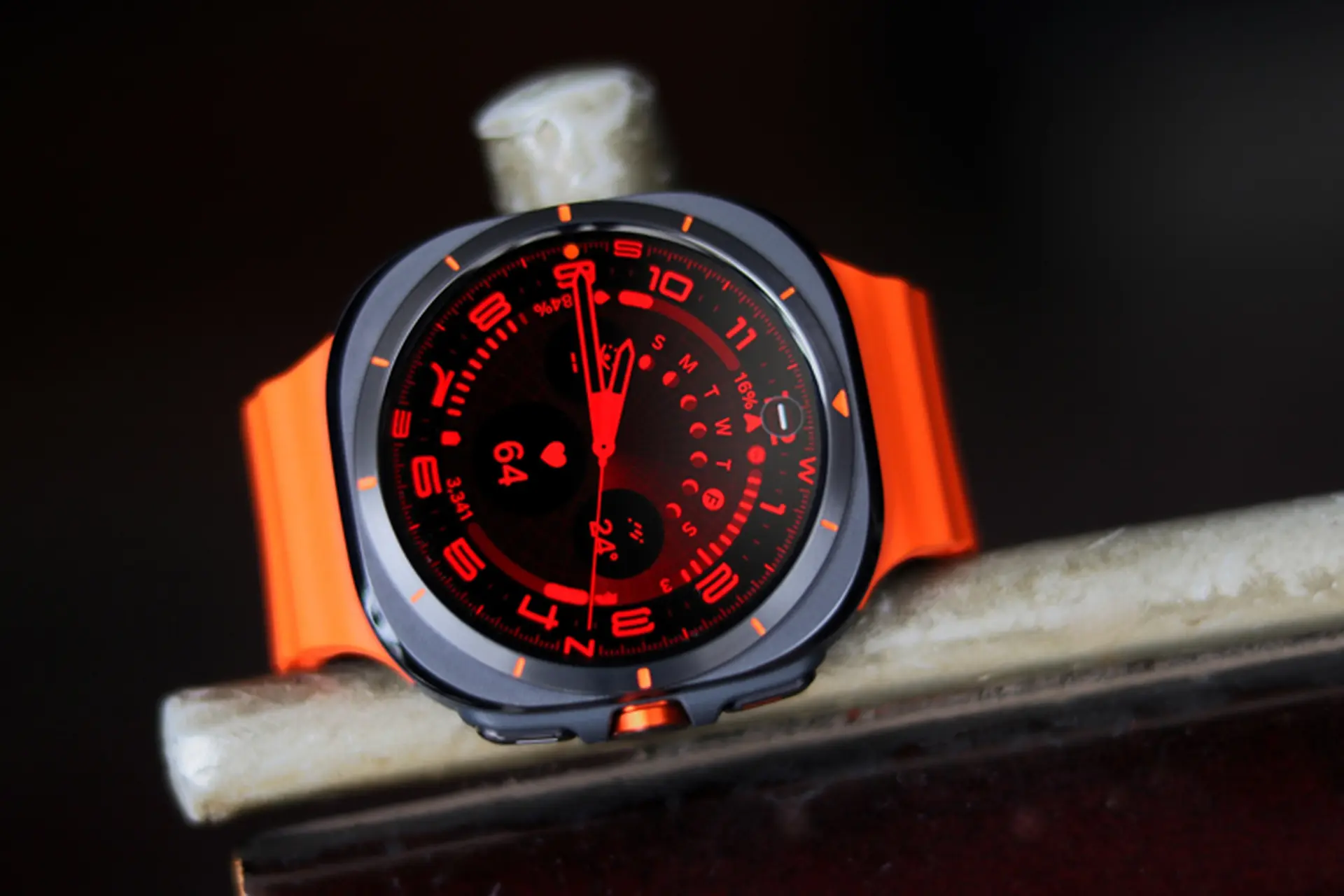 Mặt đồng hồ One UI 6 hiện đã có sẵn cho các Galaxy Watch cũ