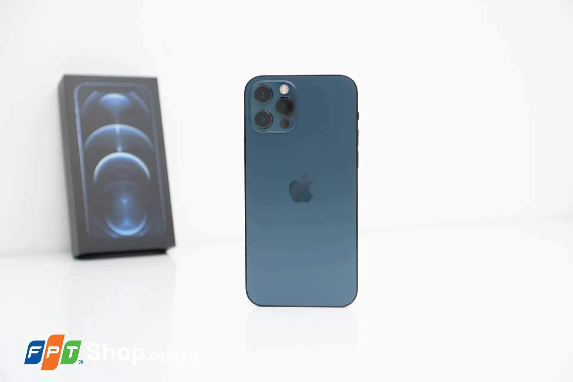 Tìm hiểu màu Pacific Blue: Sự sang trọng và đặc biệt của màu này trong các sản phẩm Apple