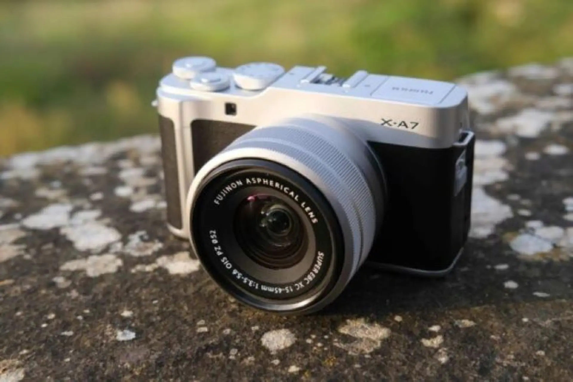 Top 5 máy ảnh quay vlog chất lượng, giá rẻ, đảm bảo hình ảnh sắc nét, đáng mua hiện nay