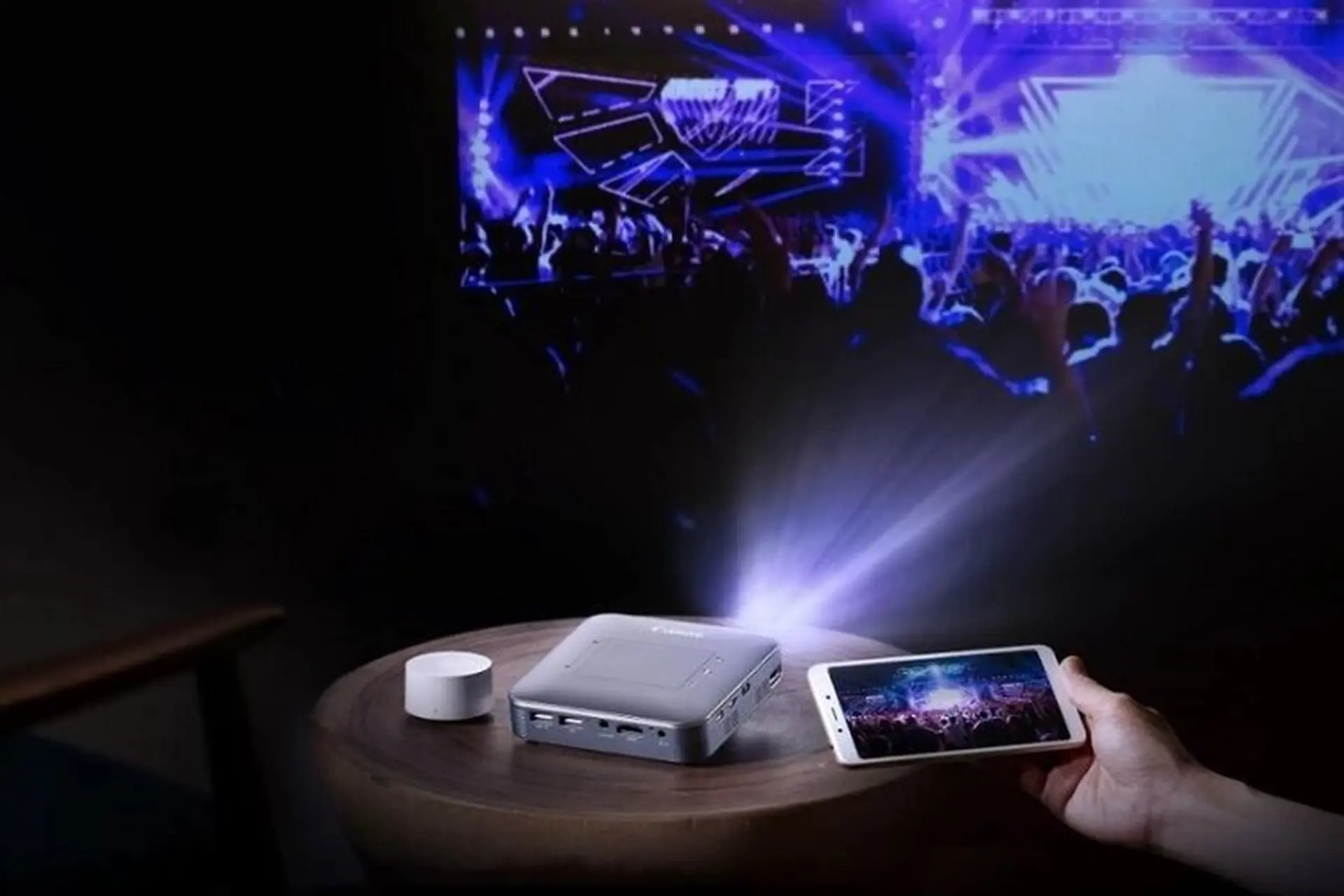 Gợi ý các mẫu máy chiếu mini dùng pin tốt nhất thị trường, đáng đầu tư hiện nay