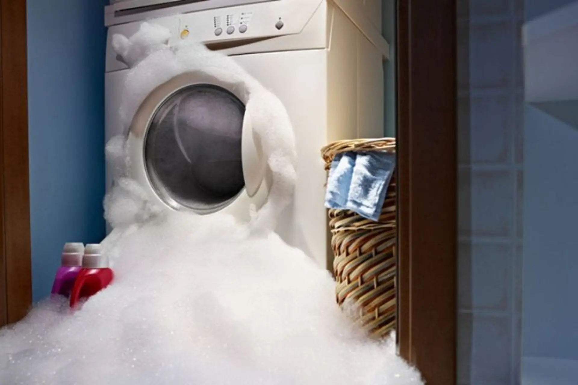 Lý do máy giặt Electrolux bị tràn nước và cách khắc phục hiệu quả ngay tại nhà