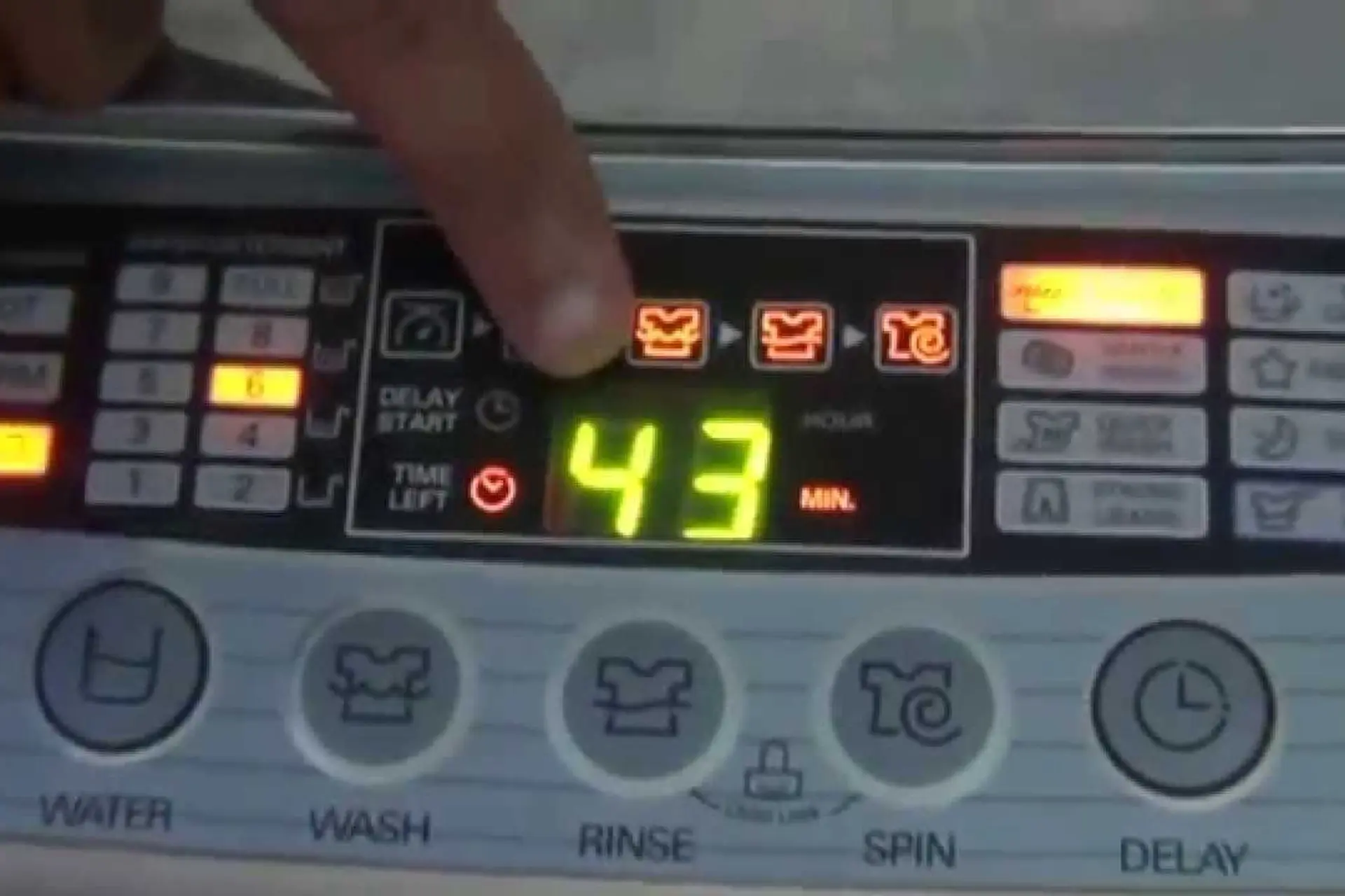 Máy giặt LG bị nhảy thời gian: Tổng hợp 4 lý do và mẹo xử lý dứt điểm tại nhà