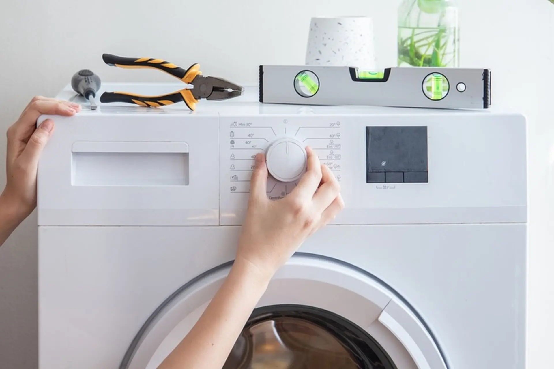 Máy giặt Sanyo báo lỗi ER là bị gì? Nguyên nhân và cách khắc phục tại nhà nhanh chóng