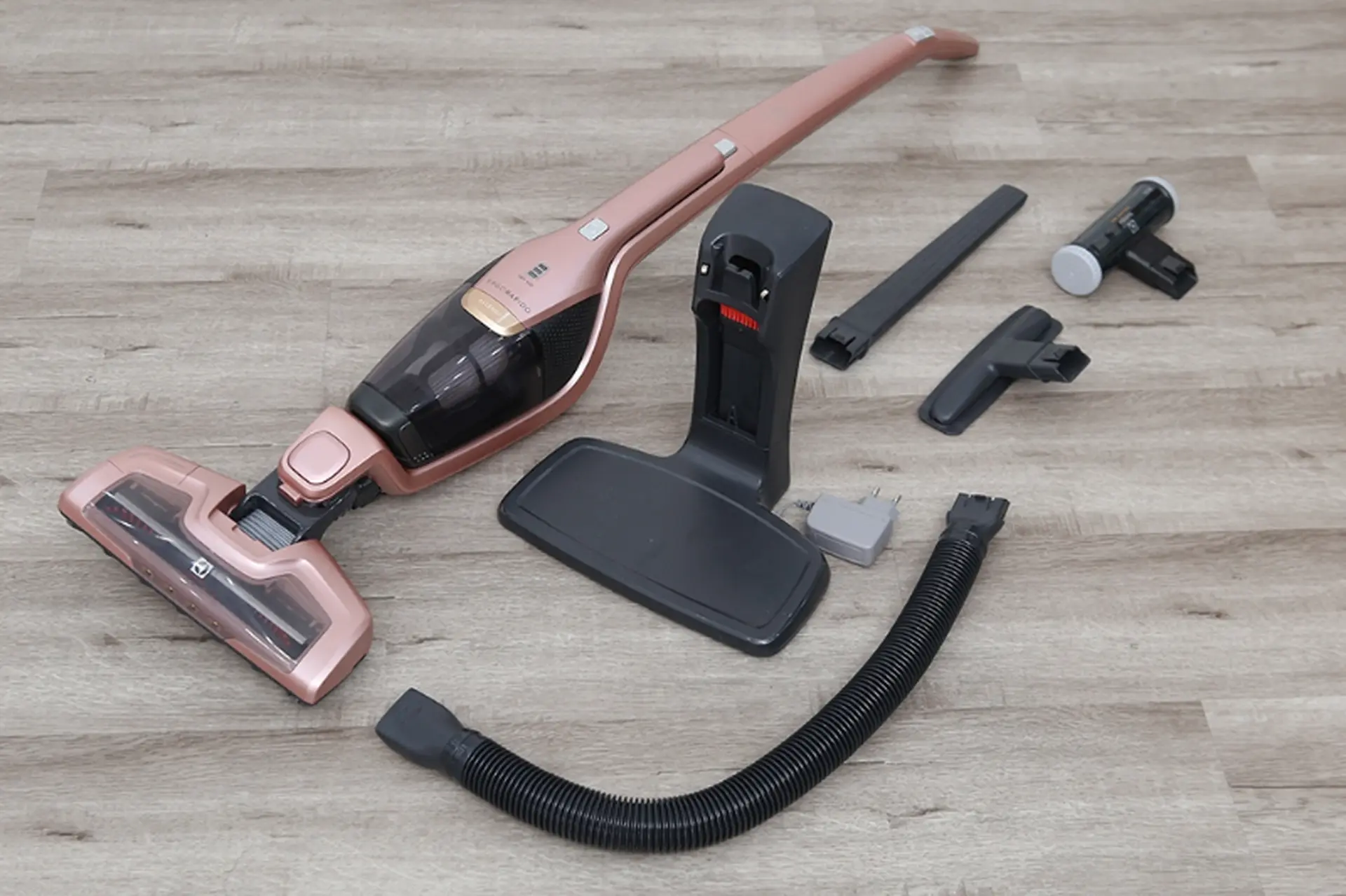 Máy hút bụi Electrolux ZB3314AK: Thiết kế hiện đại, công nghệ tiên tiến, làm sạch hiệu quả