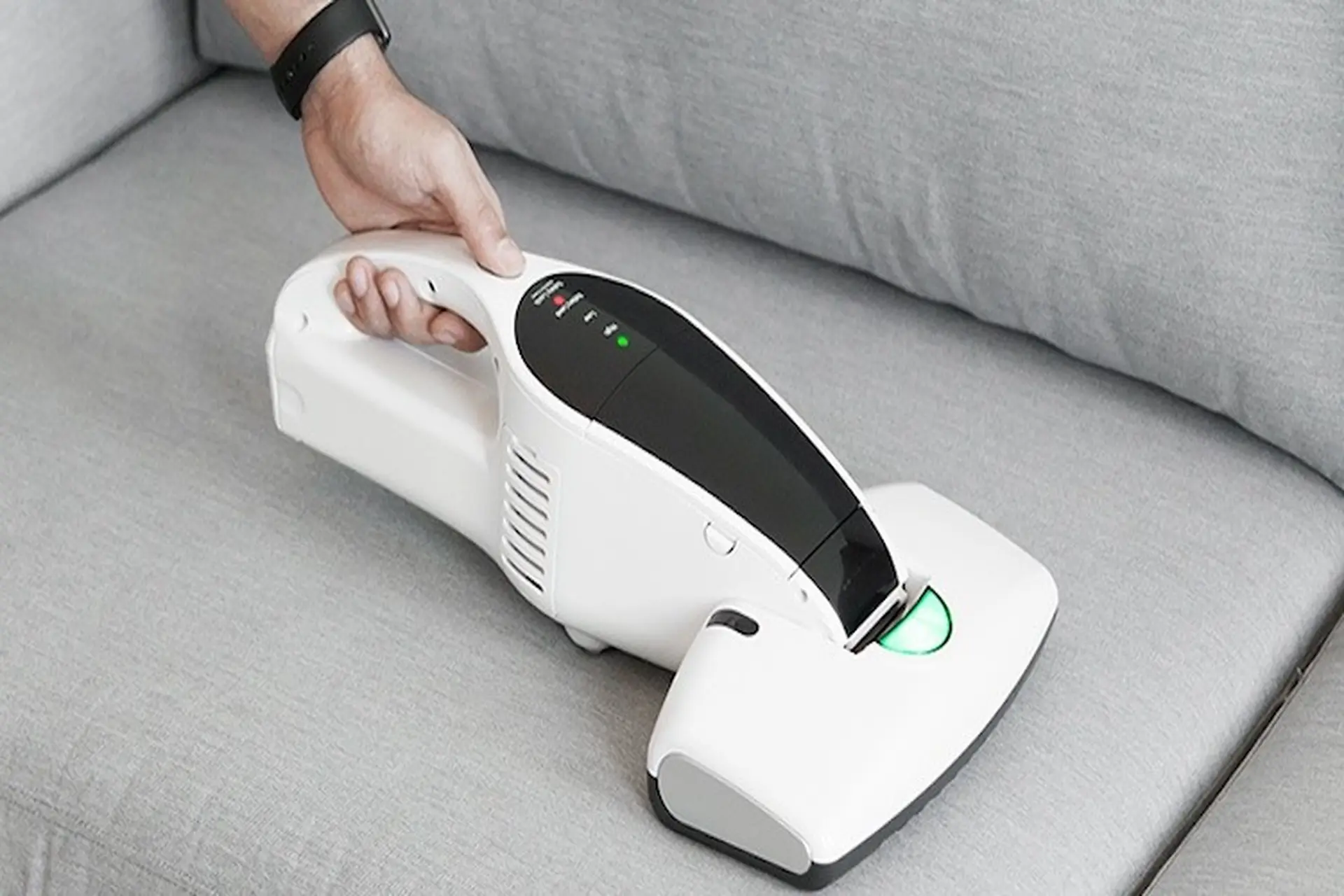Máy hút bụi giường nệm Panasonic: Giải pháp vệ sinh hiệu quả cho gia đình