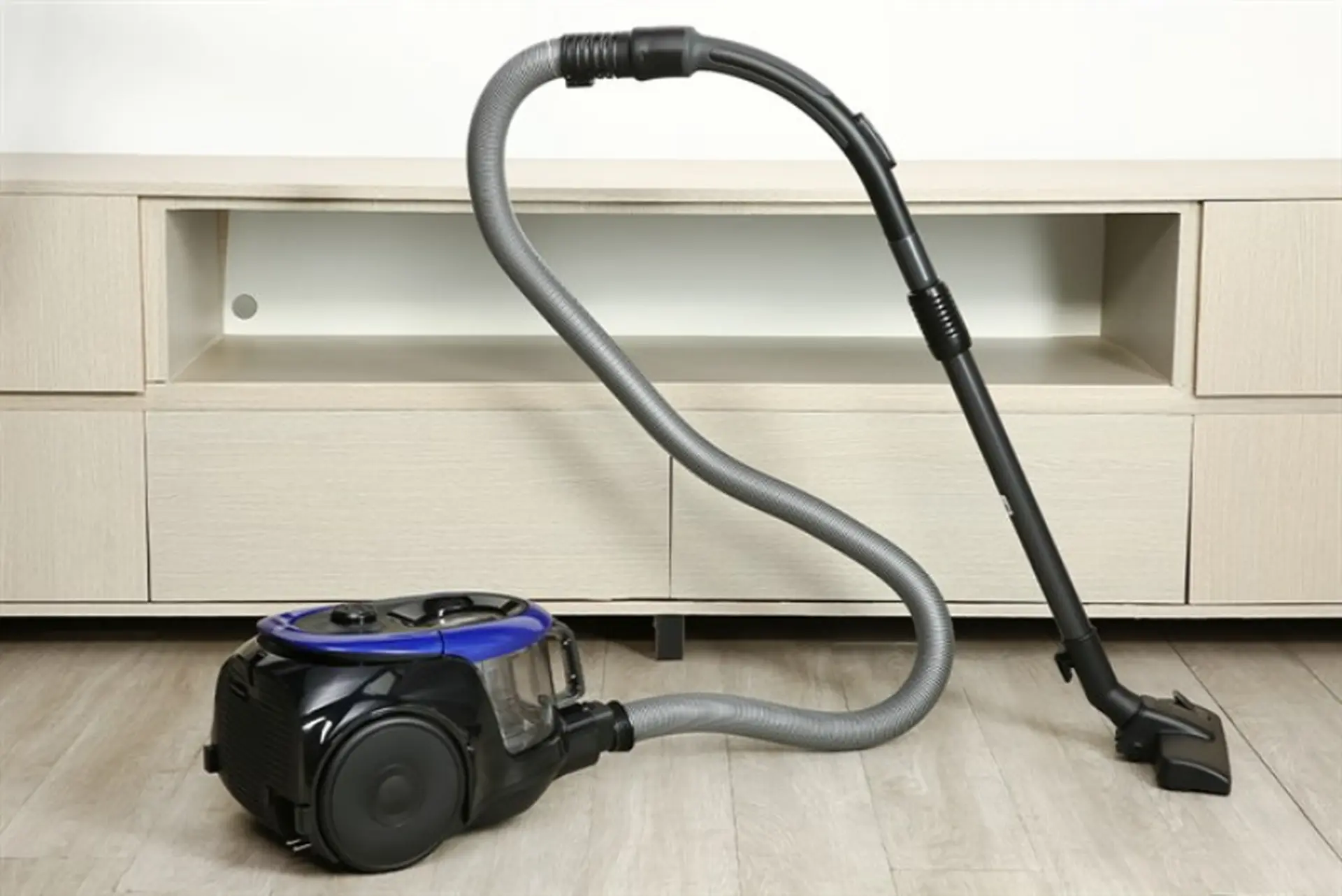 Máy hút bụi Samsung VC18M2120SB/SV: Nhỏ gọn, lực hút mạnh, tiện ích vượt trội