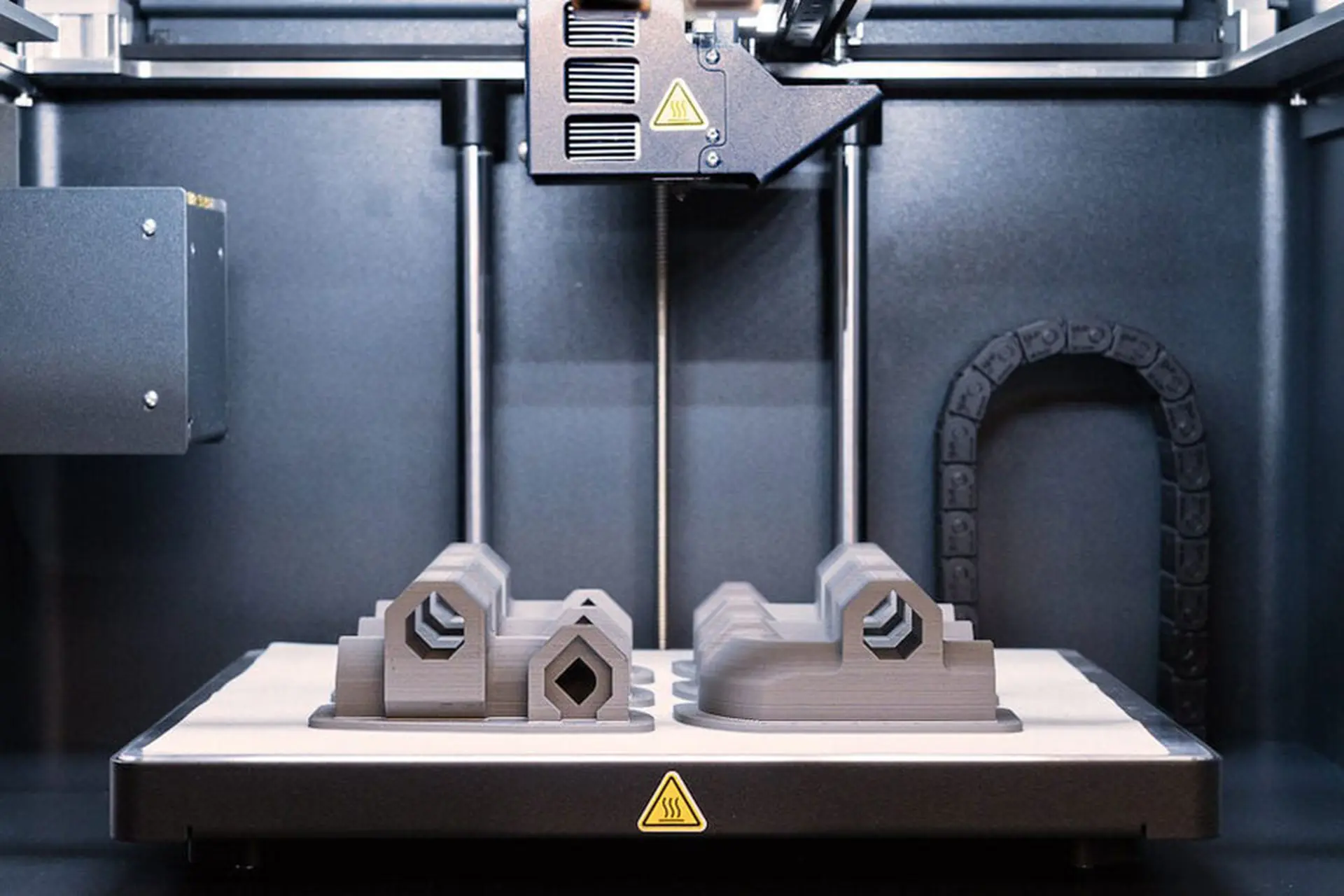 Máy in 3D kim loại là gì? Những điều bạn cần biết trước khi đầu tư cho sản xuất