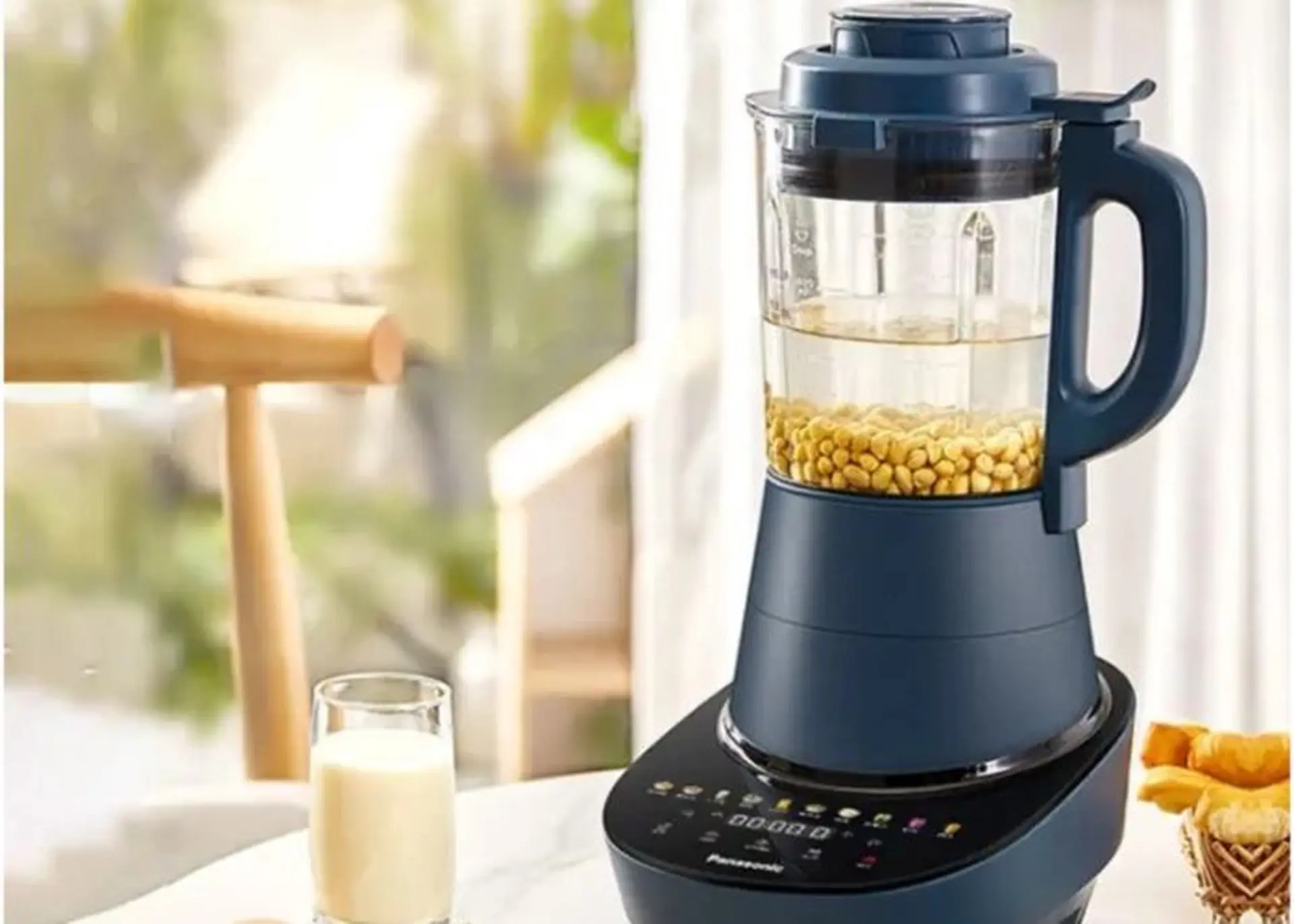 Nấu sữa hạt nhàn tênh tại nhà nhờ những chiếc máy làm sữa hạt không cần lọc tiện lợi