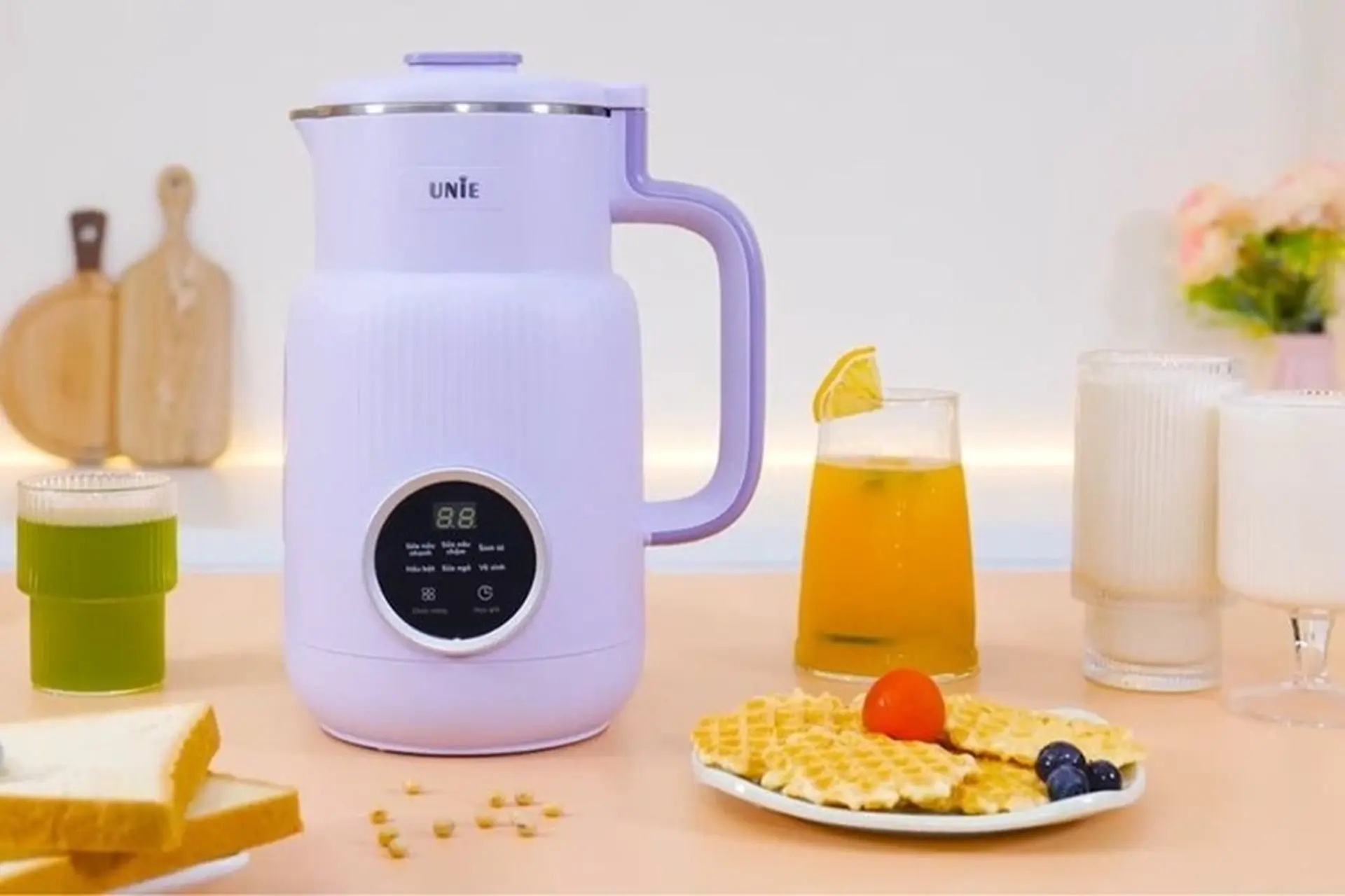 Máy làm sữa hạt nào tốt 2025? Tiêu chí chọn mua máy làm sữa hạt chất lượng cho gia đình