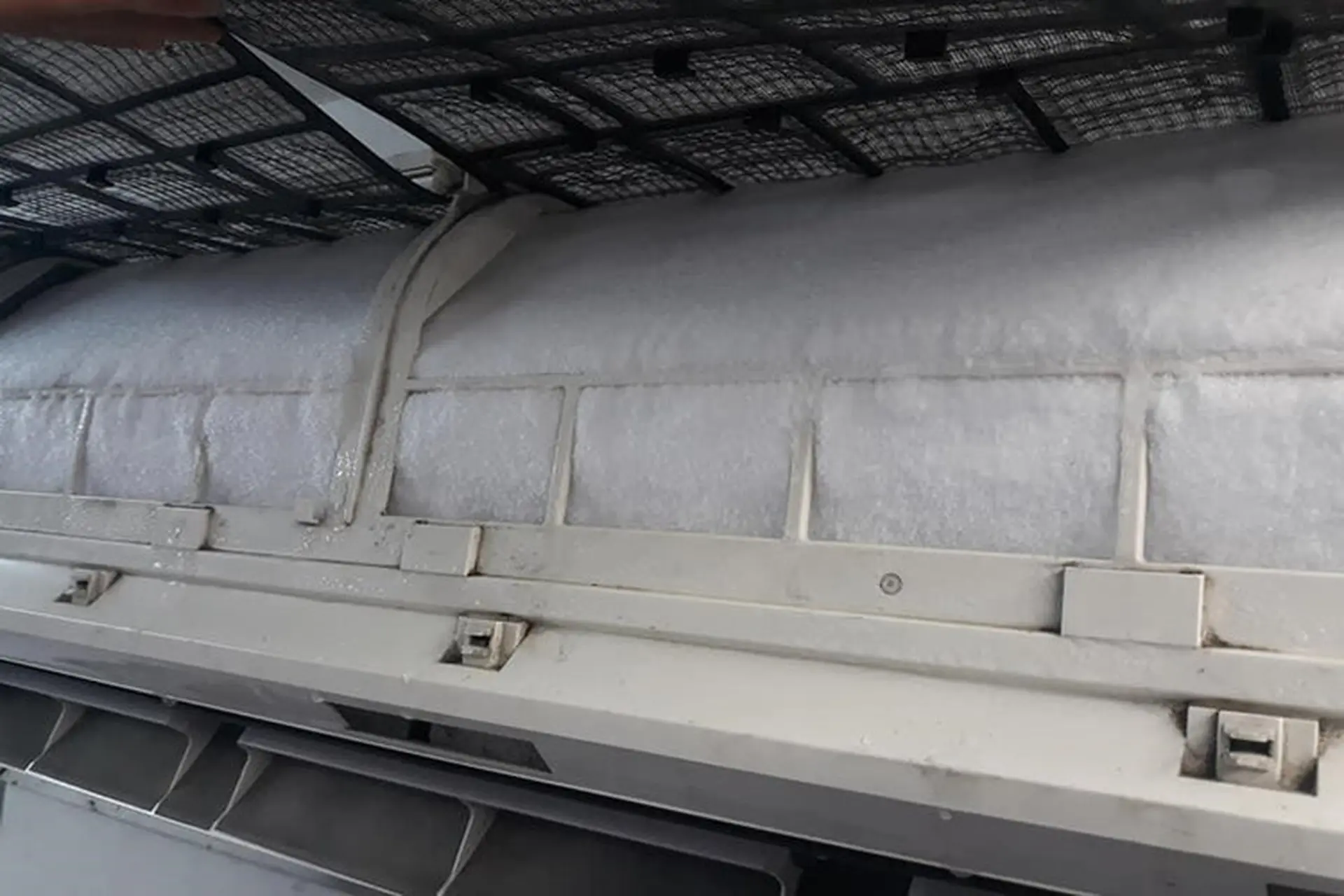Tìm hiểu nguyên nhân máy lạnh Daikin bị bám tuyết dàn lạnh, hướng dẫn cách khắc phục