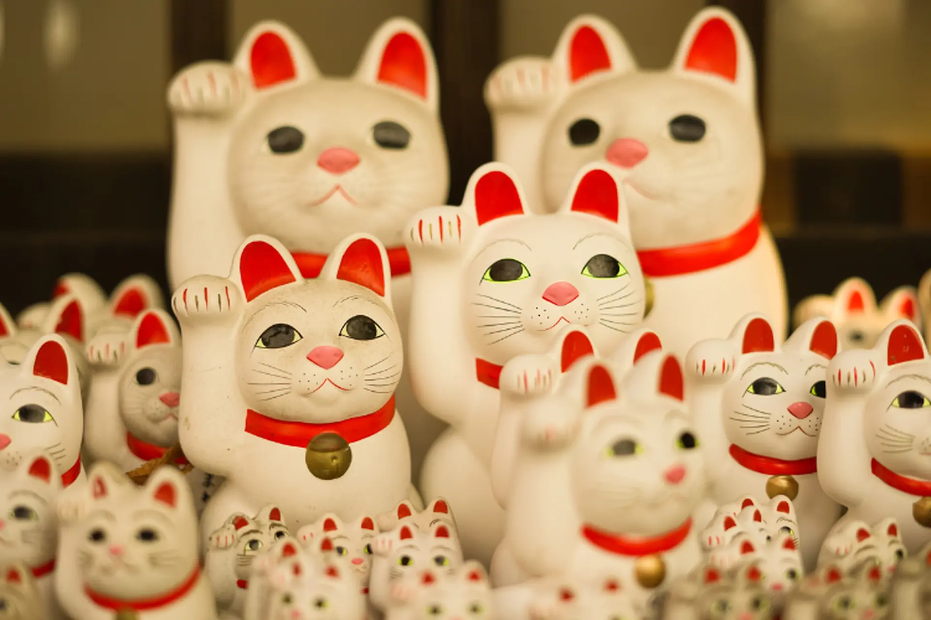 Mèo thần tài (Maneki Neko): Biểu tượng chiêu tài nổi tiếng trên toàn thế giới