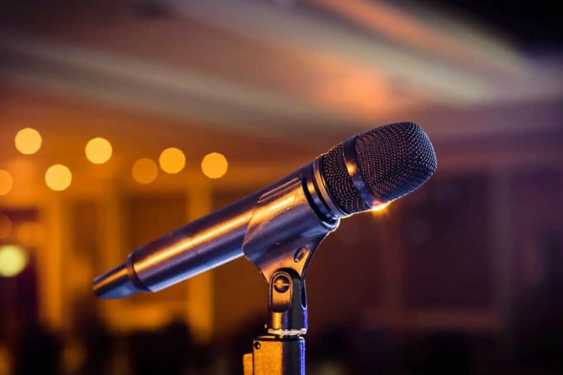 Tư vấn nên mua micro karaoke Bluetooth loại nào phù hợp với nhu cầu sử dụng