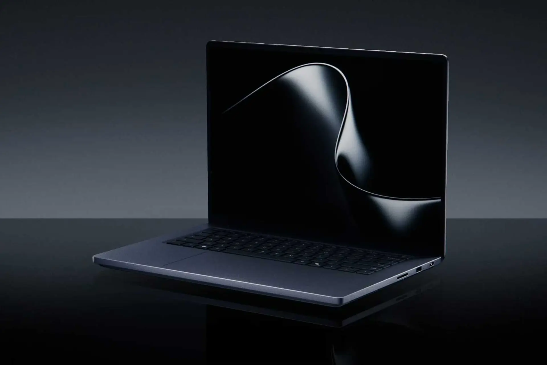 Microsoft Surface Laptop Ultra ra mắt: Siêu chip RTX Spark, chạy mô hình AI hơn 120 tỷ tham số ngay trên máy