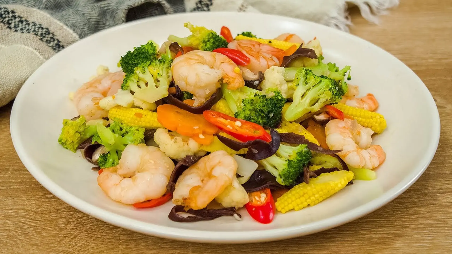 Gợi ý 5 món ngon từ tôm bóc vỏ ngon miệng, bổ dưỡng cho bữa cơm nhà thêm trọn vị