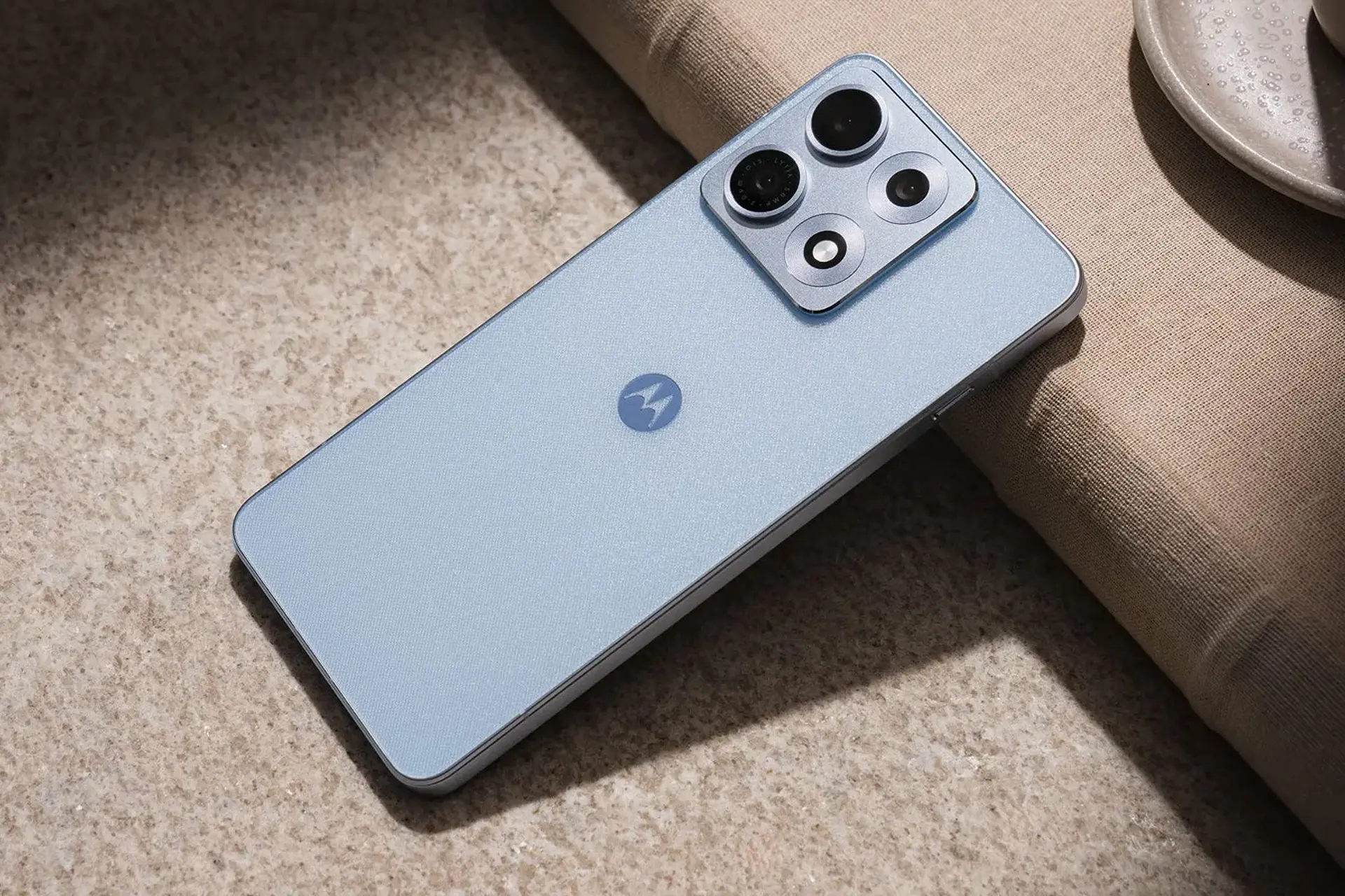 Motorola Edge 70 Max ra mắt: Pin 7.100 mAh đi cùng cấu hình đầu bảng và tản nhiệt cỡ lớn